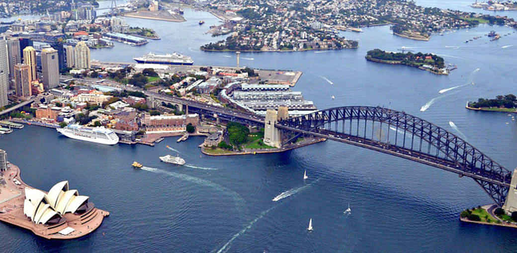 Sydney Attractions Pass: Sea Life Aquarium, Sydney Tower Eye, Wild Life Zoo and Madame Tussauds