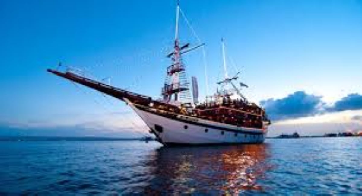 Sunset Dinner Pirate Cruise Experience in Bali