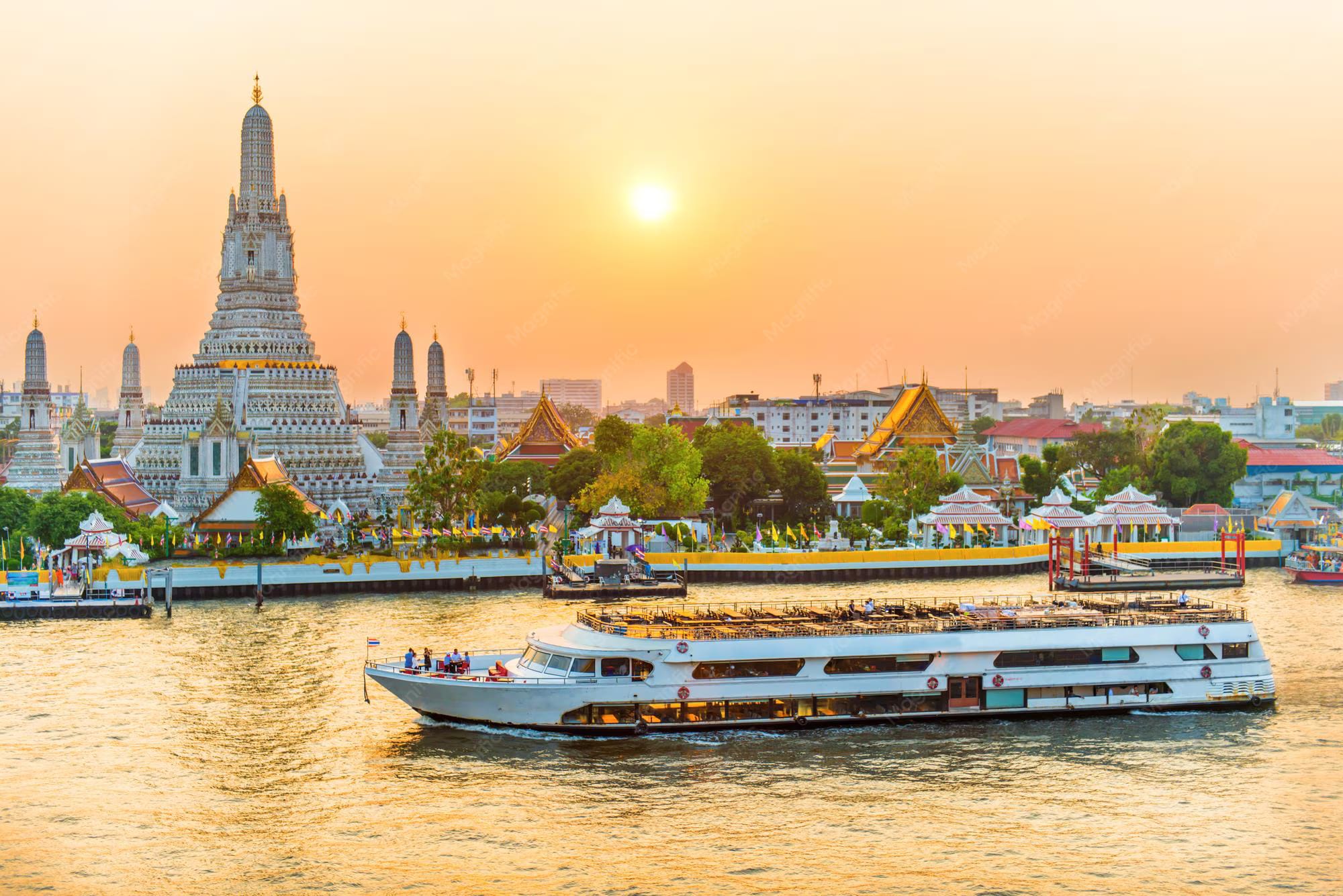 Bangkok-Chao Phraya Sunset Cruise with Private Transfers