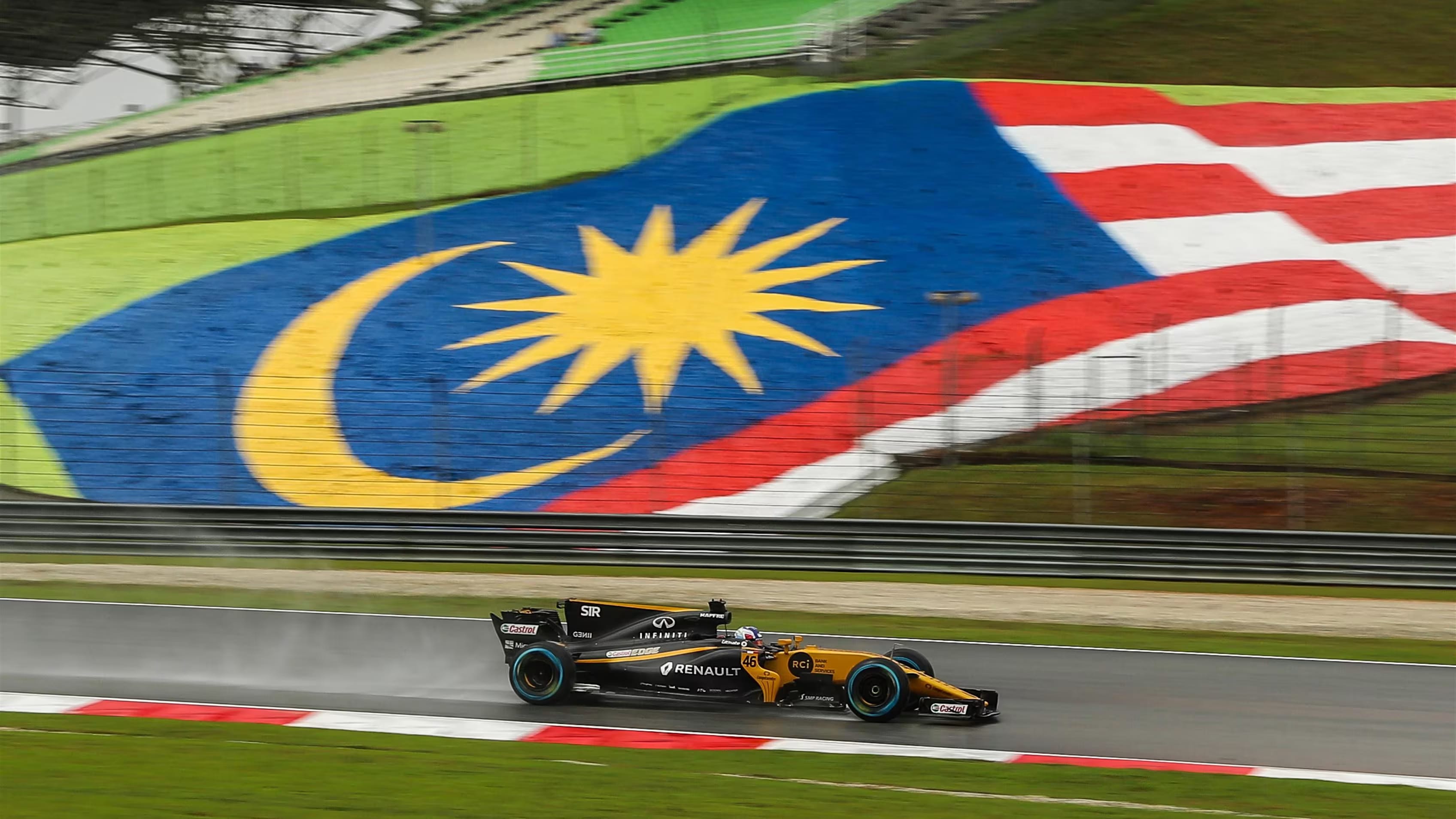 F1 Bahrain GP in Malaysia 2026: Race Day Pass with Transfers (Hillstand C/B)