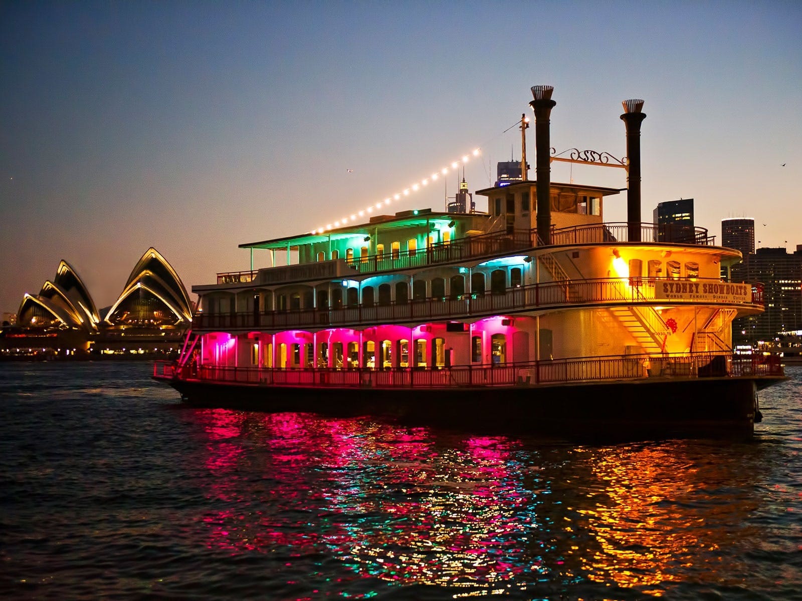 Sydney Showboat cruise with PVT transfers (on own) 