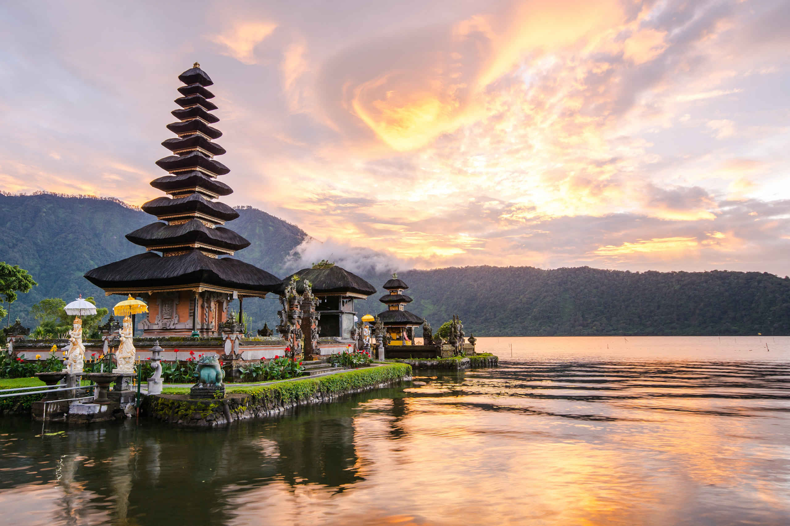 Ulun Danu Temple, Bali Handara Gate With Private Transfers