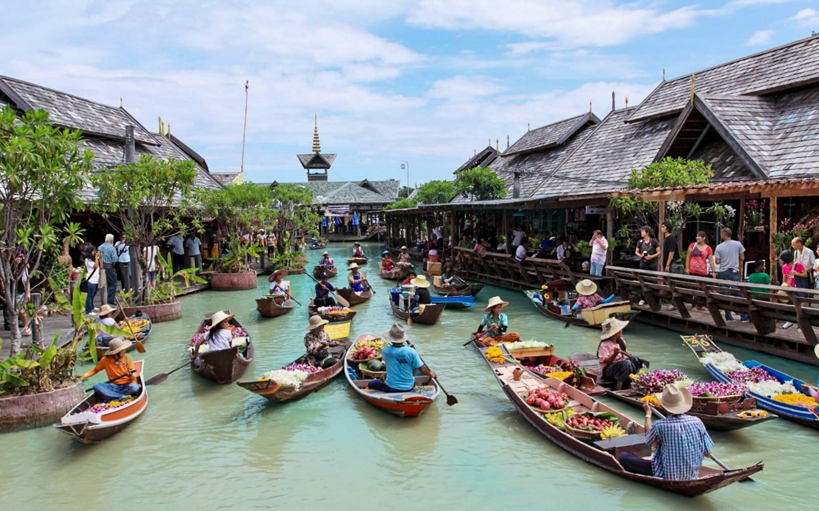Pattaya - Floating Market Entry Ticket, Rowing Boat 10 - 15 Min With Private Transfers