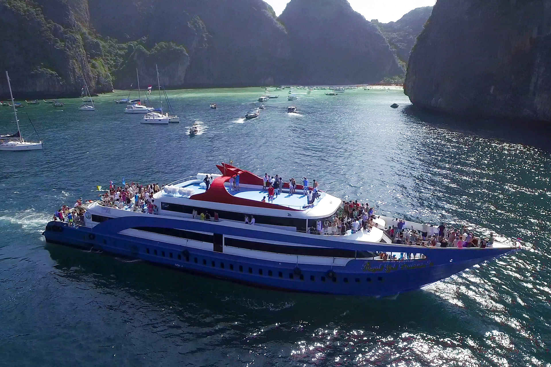 Phuket-Phi Phi Island By Ferry Boat With Lunch With Shared Transfer Excluding Island Fee