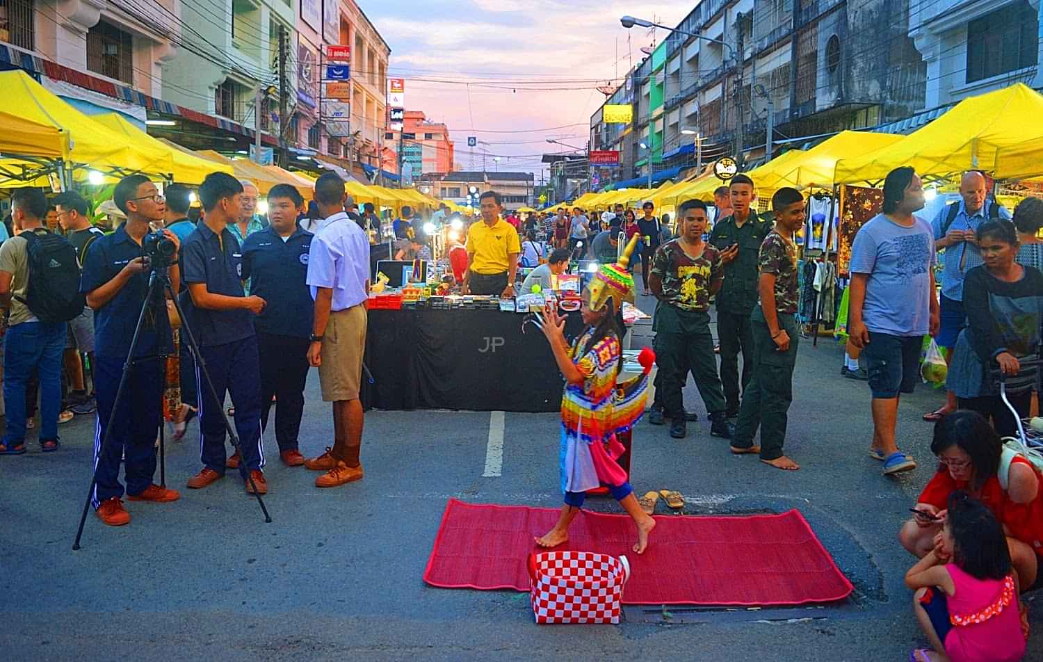 Krabi - Weekend night market with Private Transfers