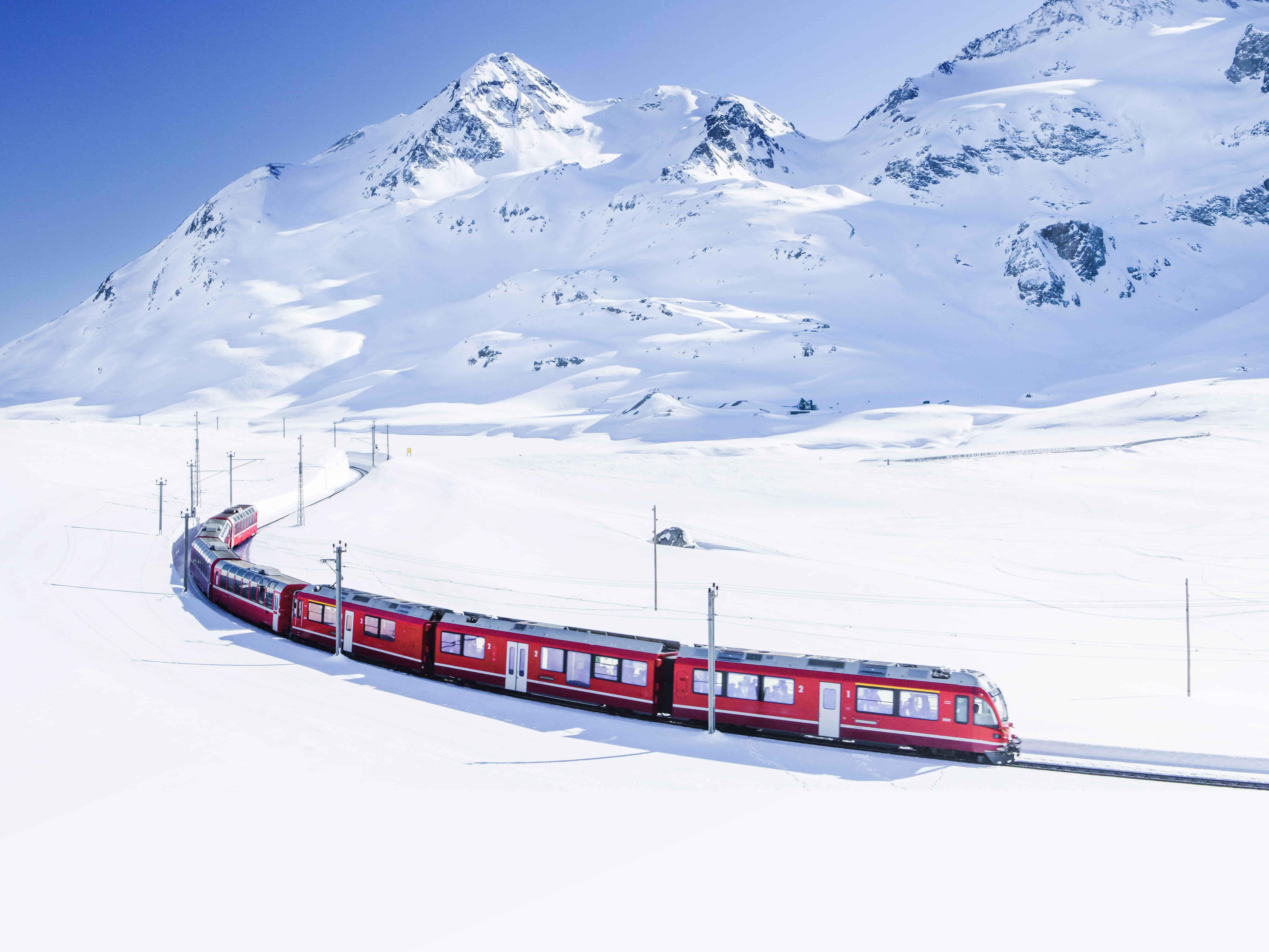 Glacier Express Train From Zermatt to St.Mortiz