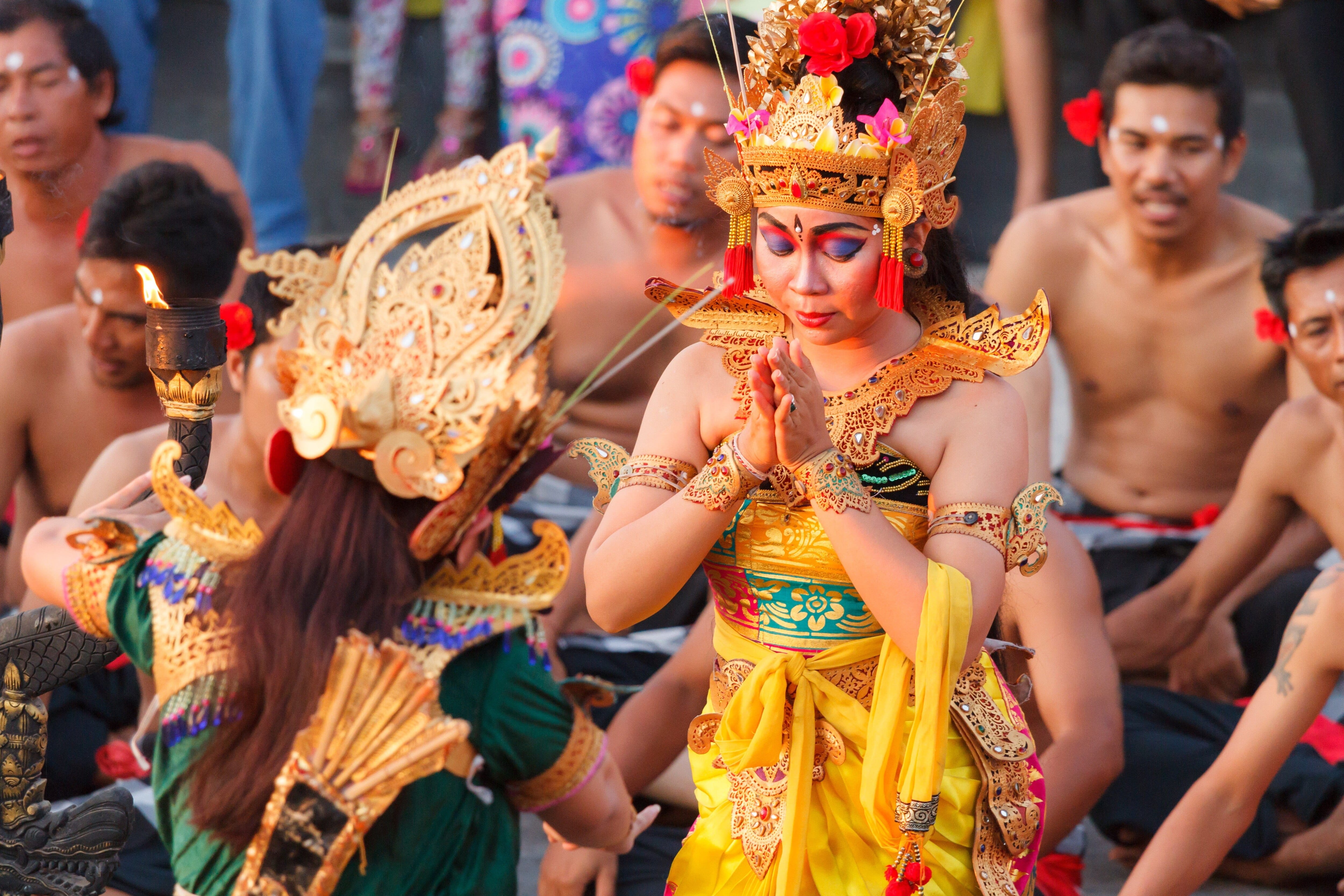Uluwatu Sunset With Kecak Dance and Sea Food Dinner