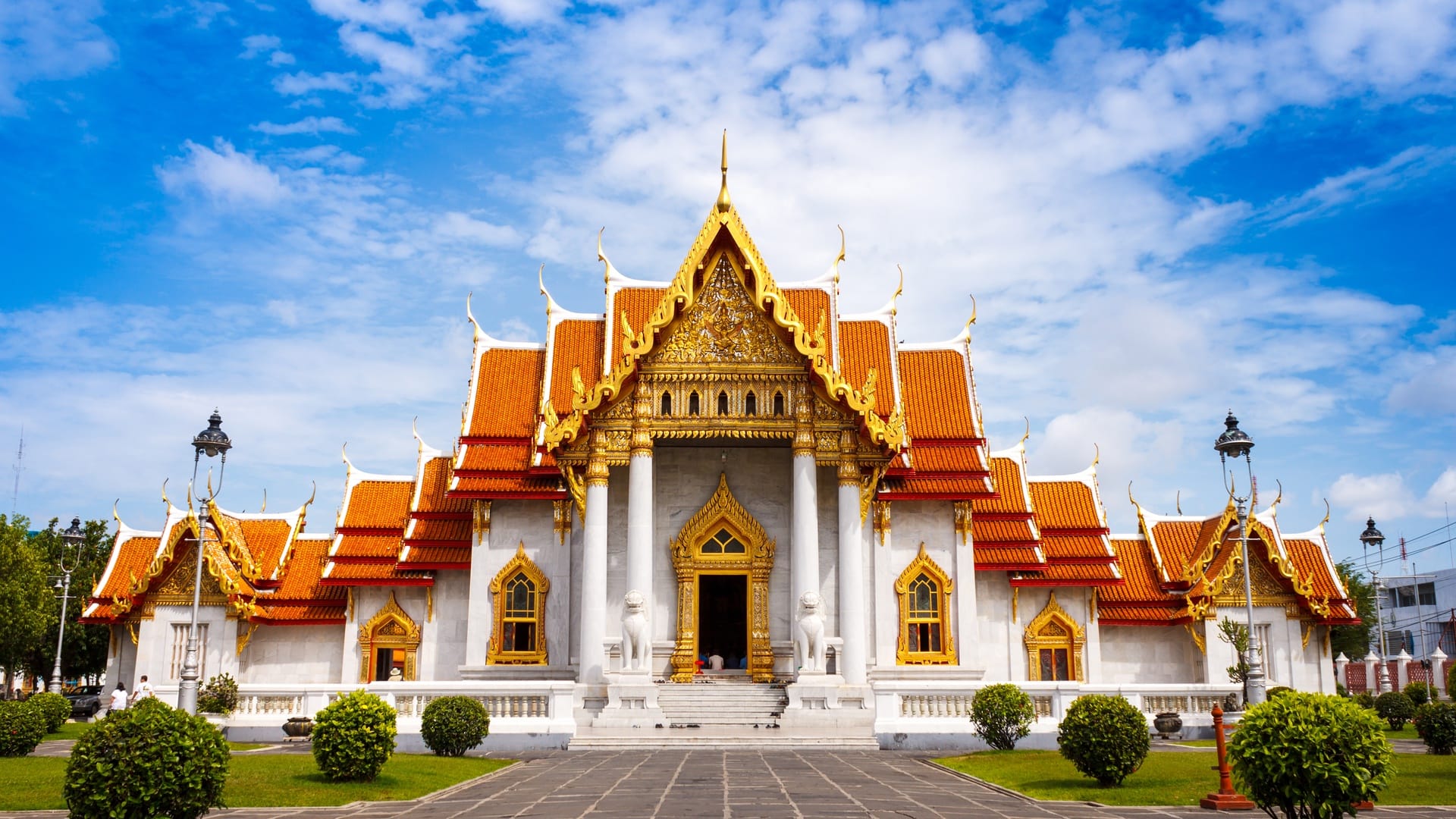 Bangkok-Grand Palace & Wat Phra Kaew, Wat Traimit & Wat Benchamabophit With Private Transfers