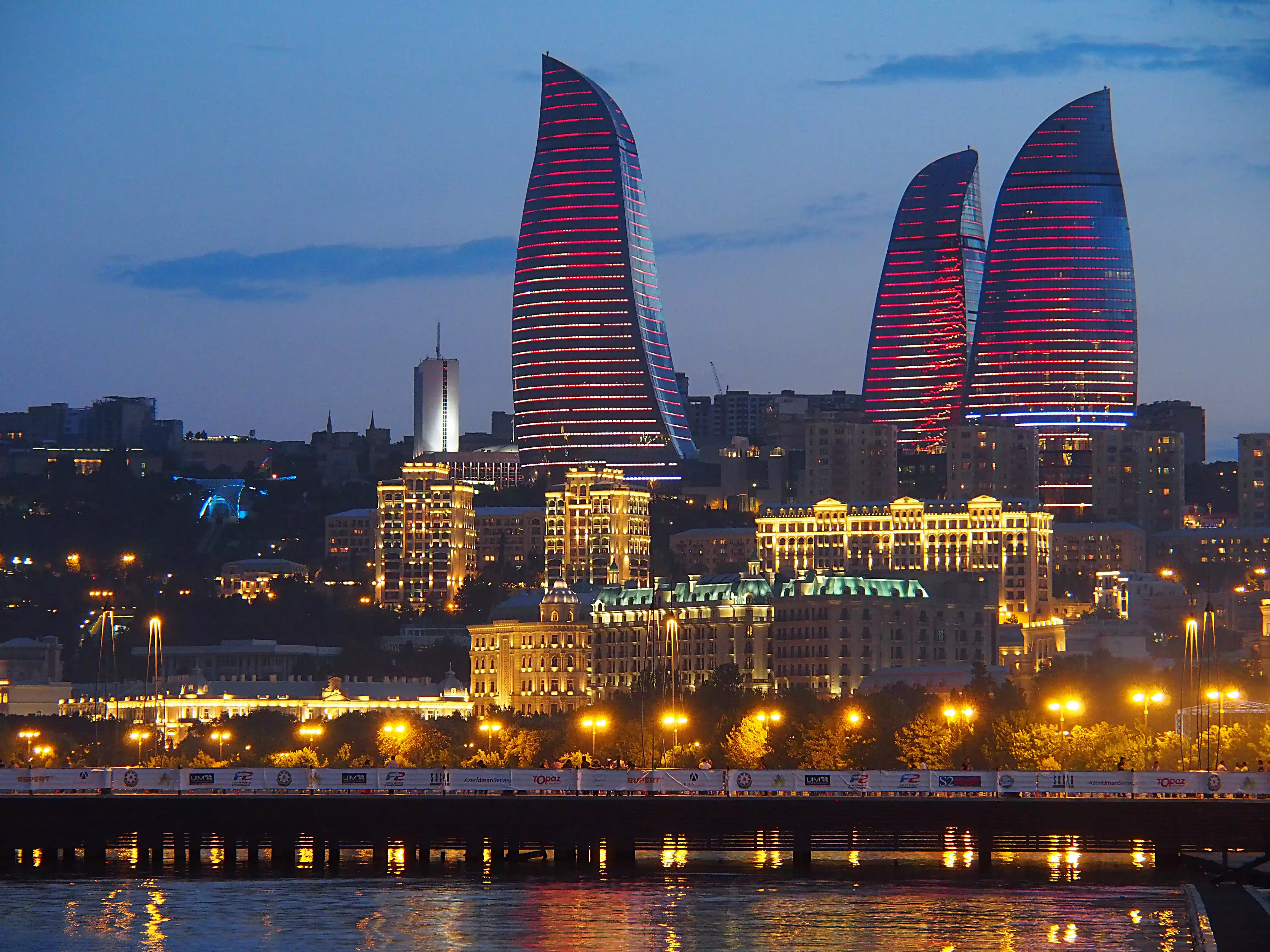 Night Baku Tour with Private Transfer Excluding Entrance Tickets