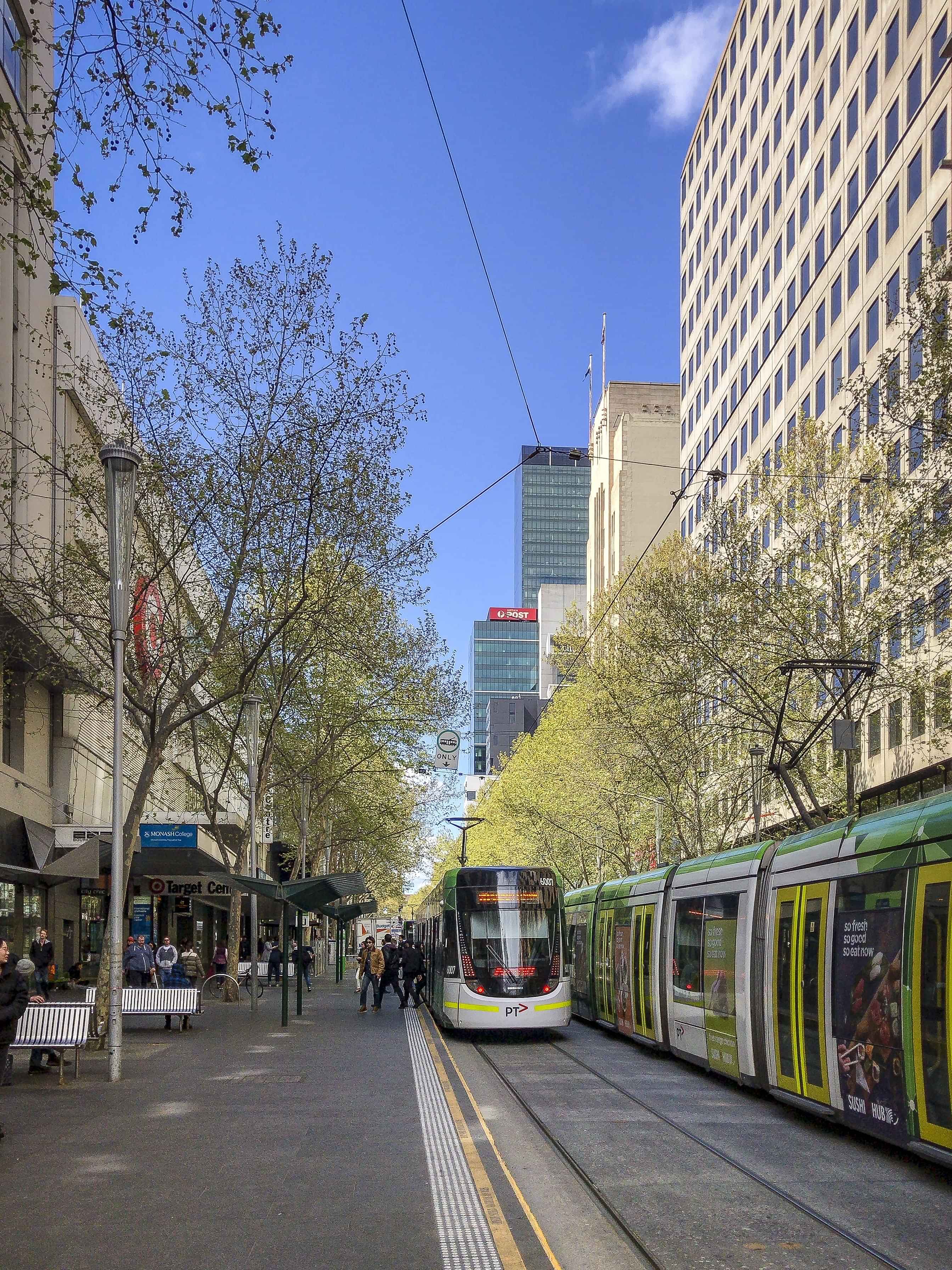 Melbourne City and Williamstown Ferry Cruise