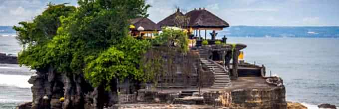 Guided Temple Tour: Taman Ayun, Ulundanu, Handara Gate, Banyumala water fall 