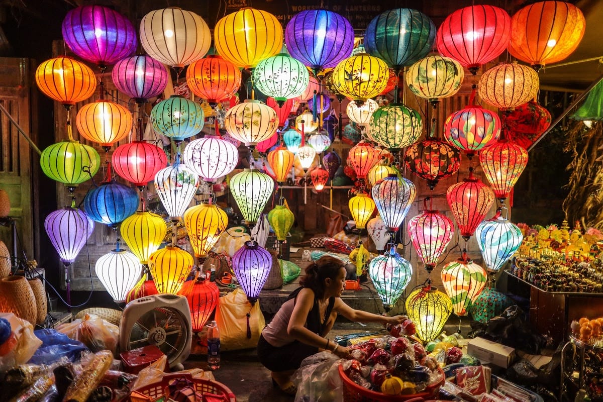 Hoi An – Lantern Making – Be a Real Farmer at Tra Que village with private transfers (Depart from 2 pax)