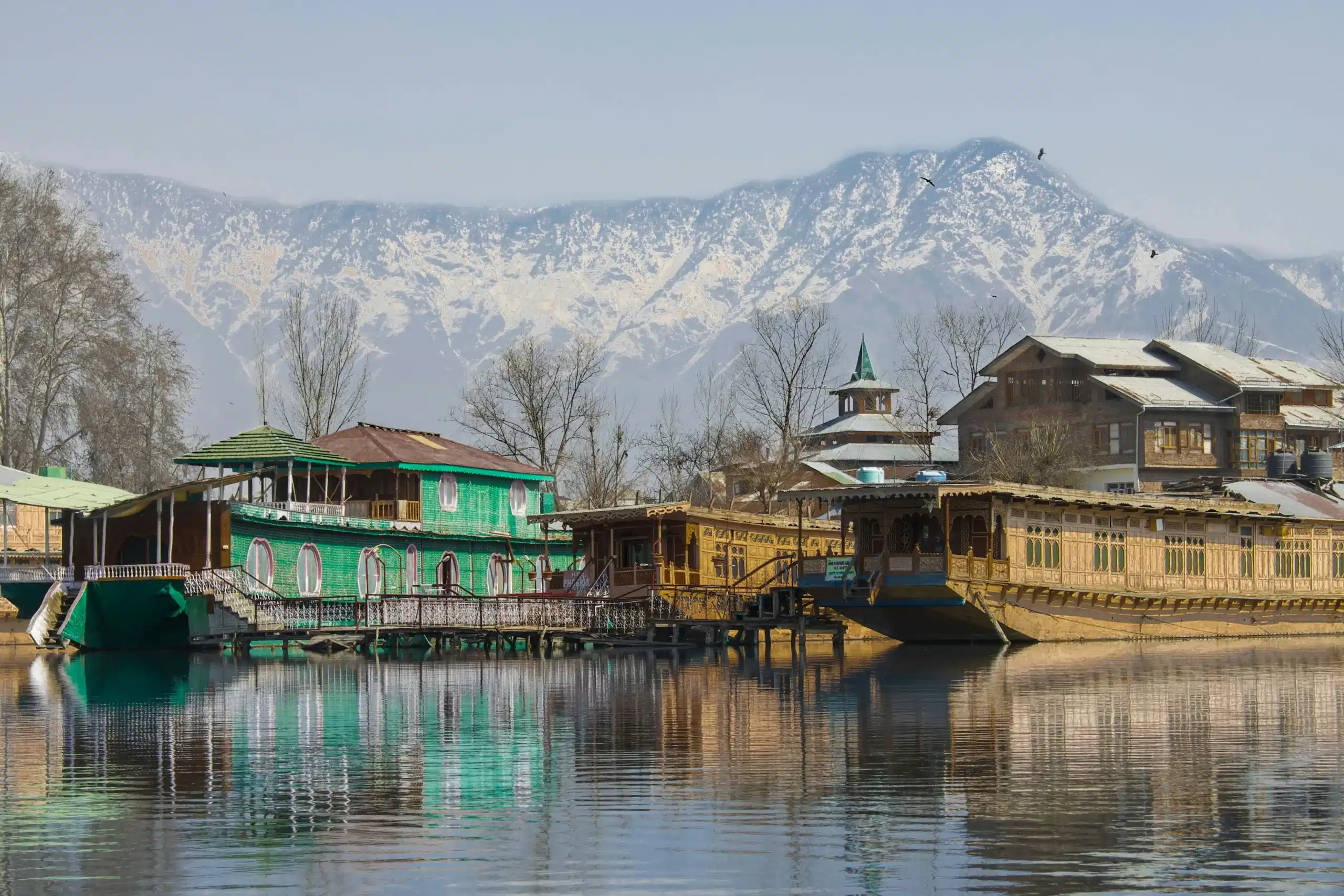 En route Gulmarg to Srinagar - Gardens, Shrine & City Highlights
