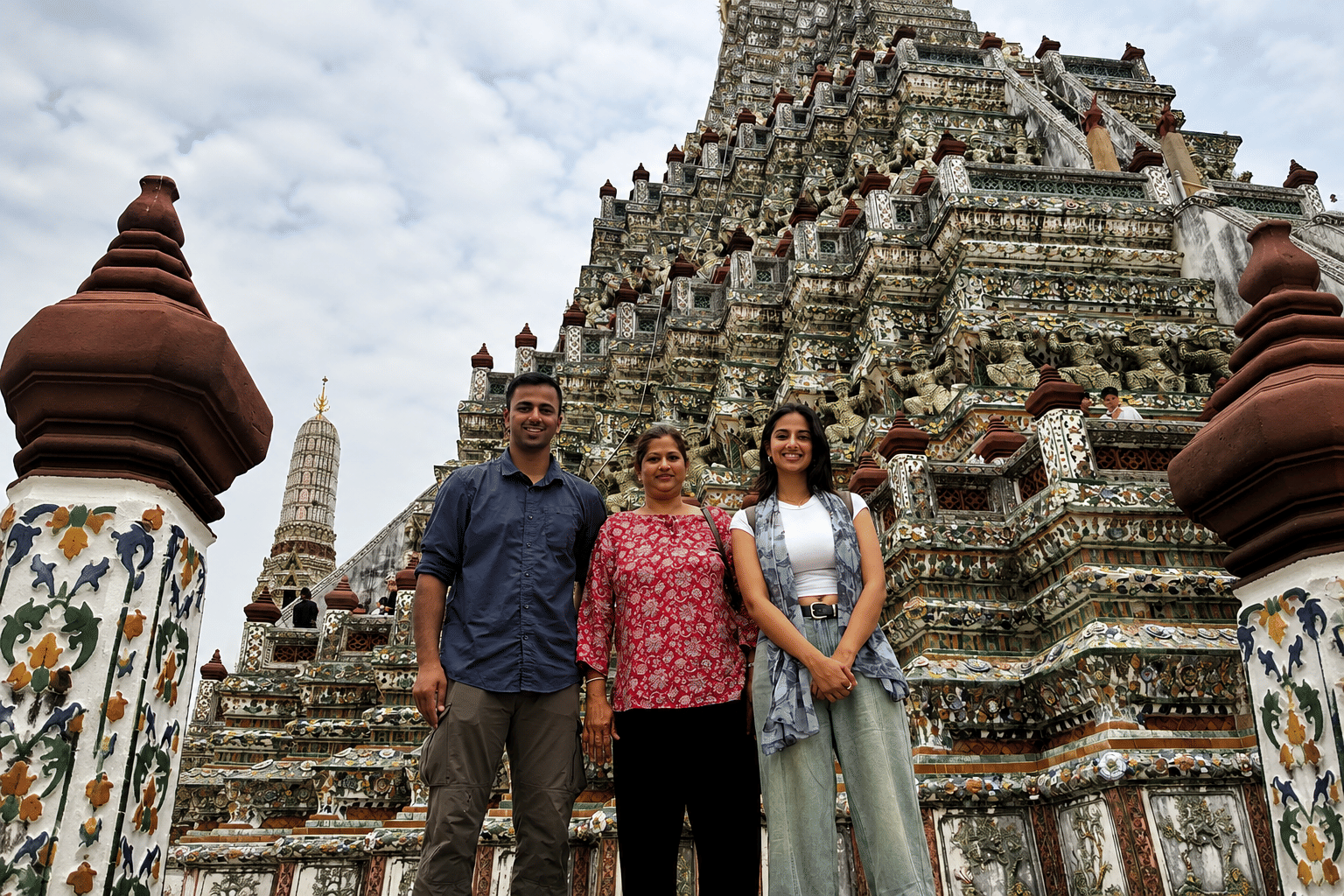 Bangkok Temple & Gems Gallery Discovery Tour on Shared Basis