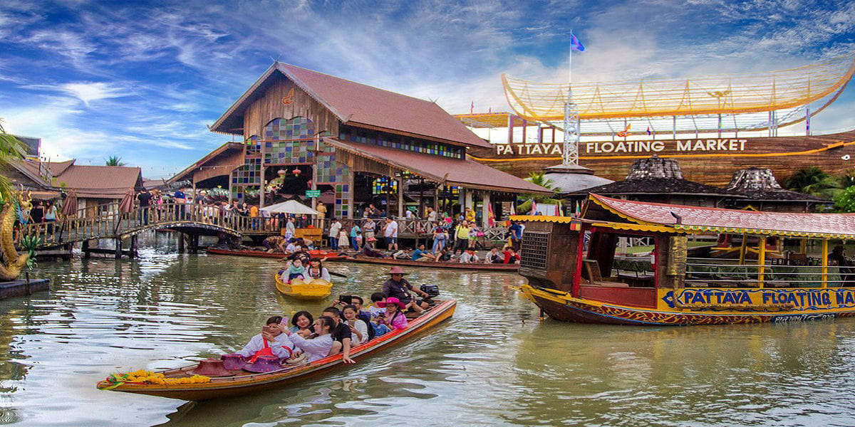 Pattaya - Floating Market Entry Ticket, Rowing Boat 10 - 15 Min With Private Transfers (Enroute)