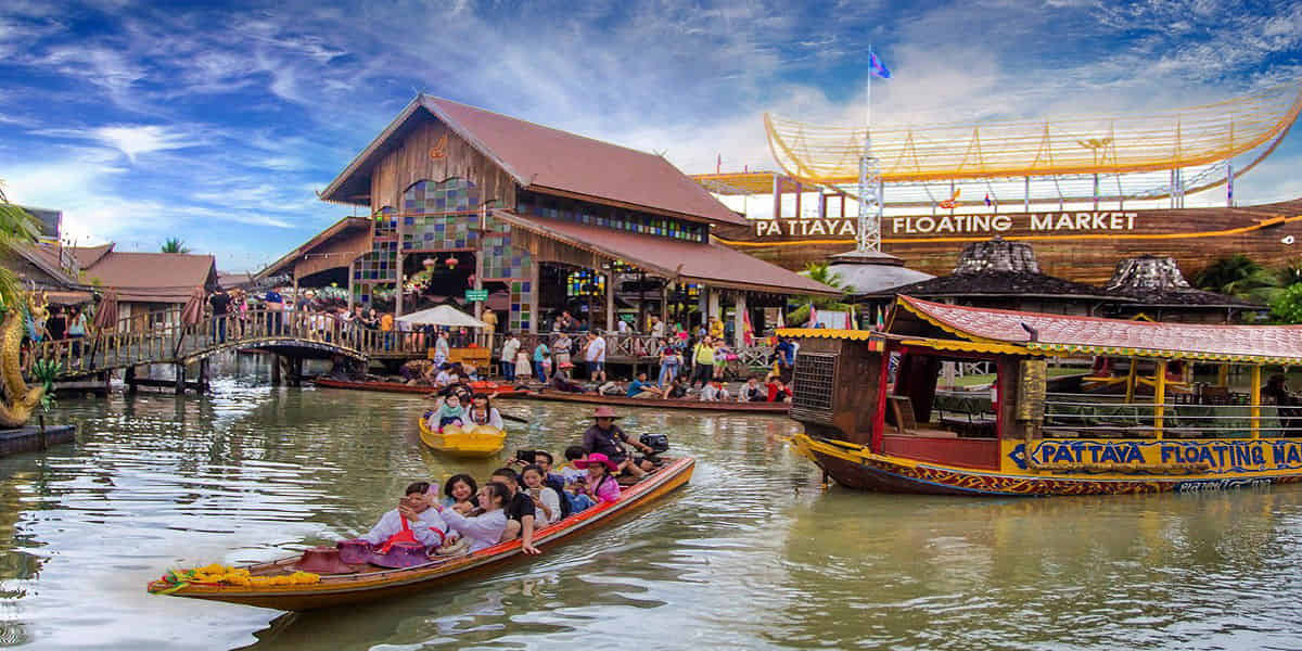 Pattaya - Floating Market Entry Ticket, Rowing Boat 10 - 15 Min With Private Transfers (Enroute)