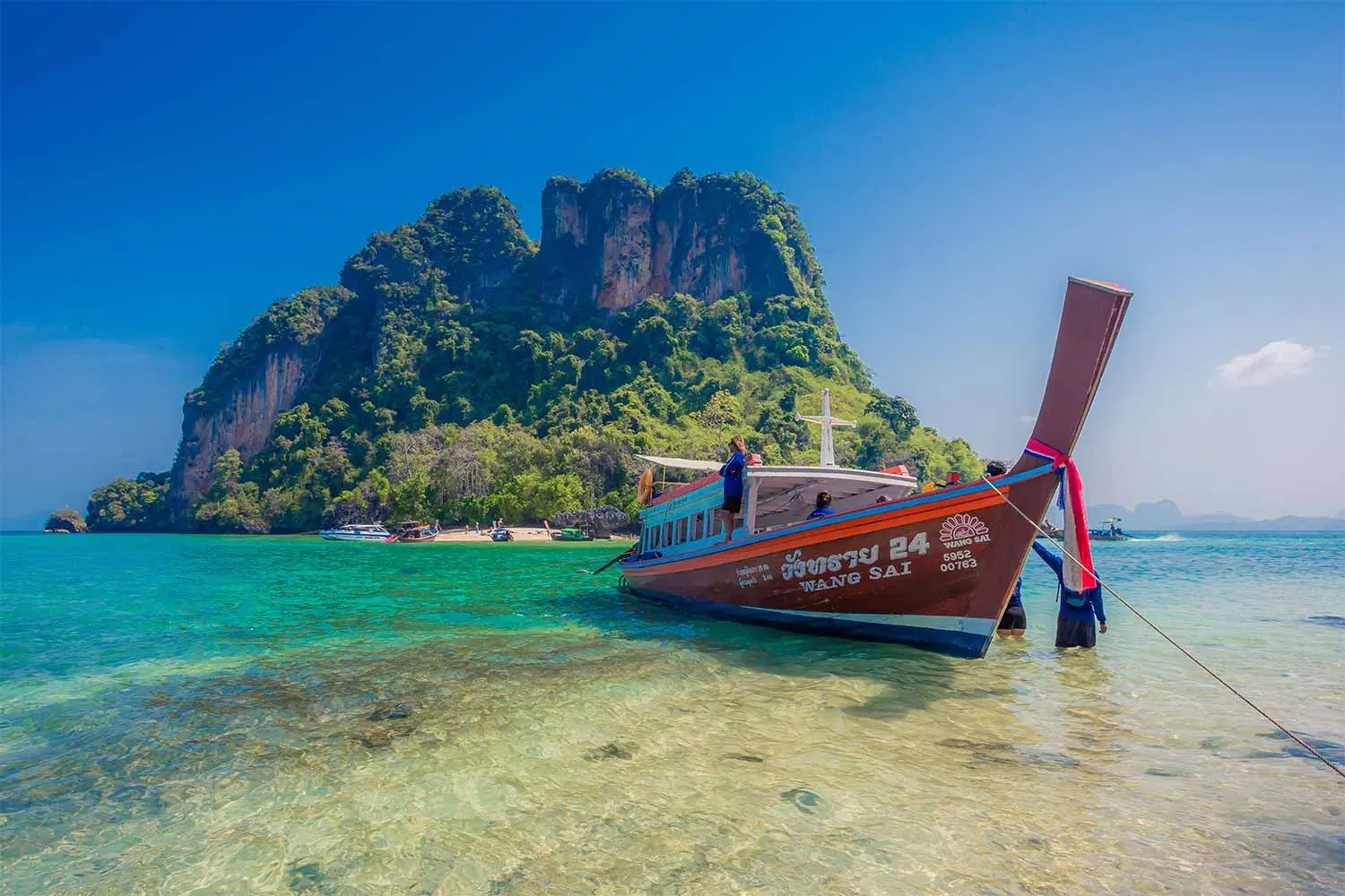 Krabi-Hong Island tour by Long tail boat with Lunch (Excluding Island Fee - 300THB) (Shared Transfer by Song Taew / Tuk Tuk)