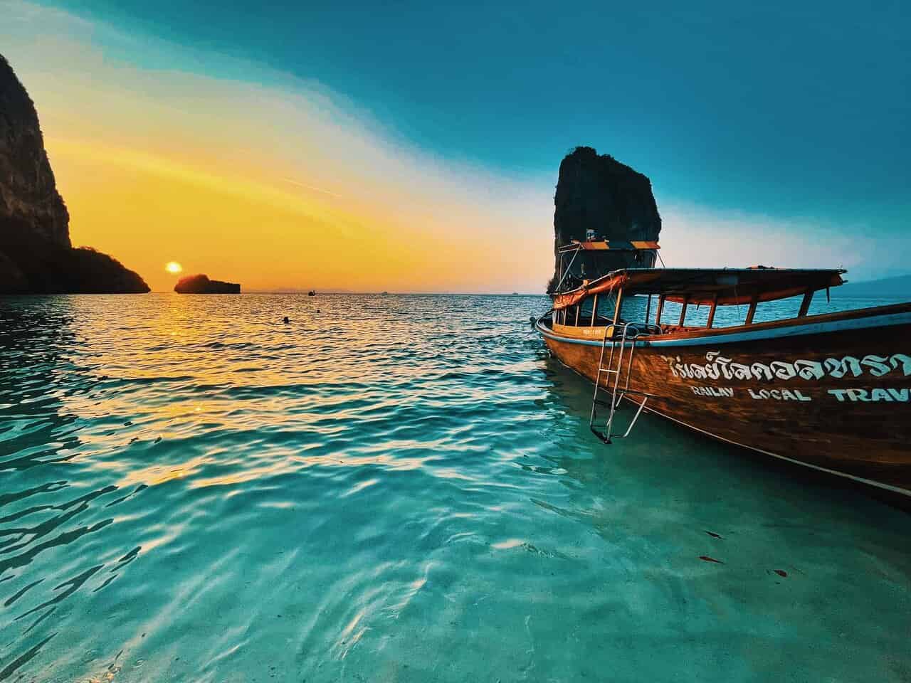 7 Island Sunset tour with Longtail Boat in Krabi on shared transfers 