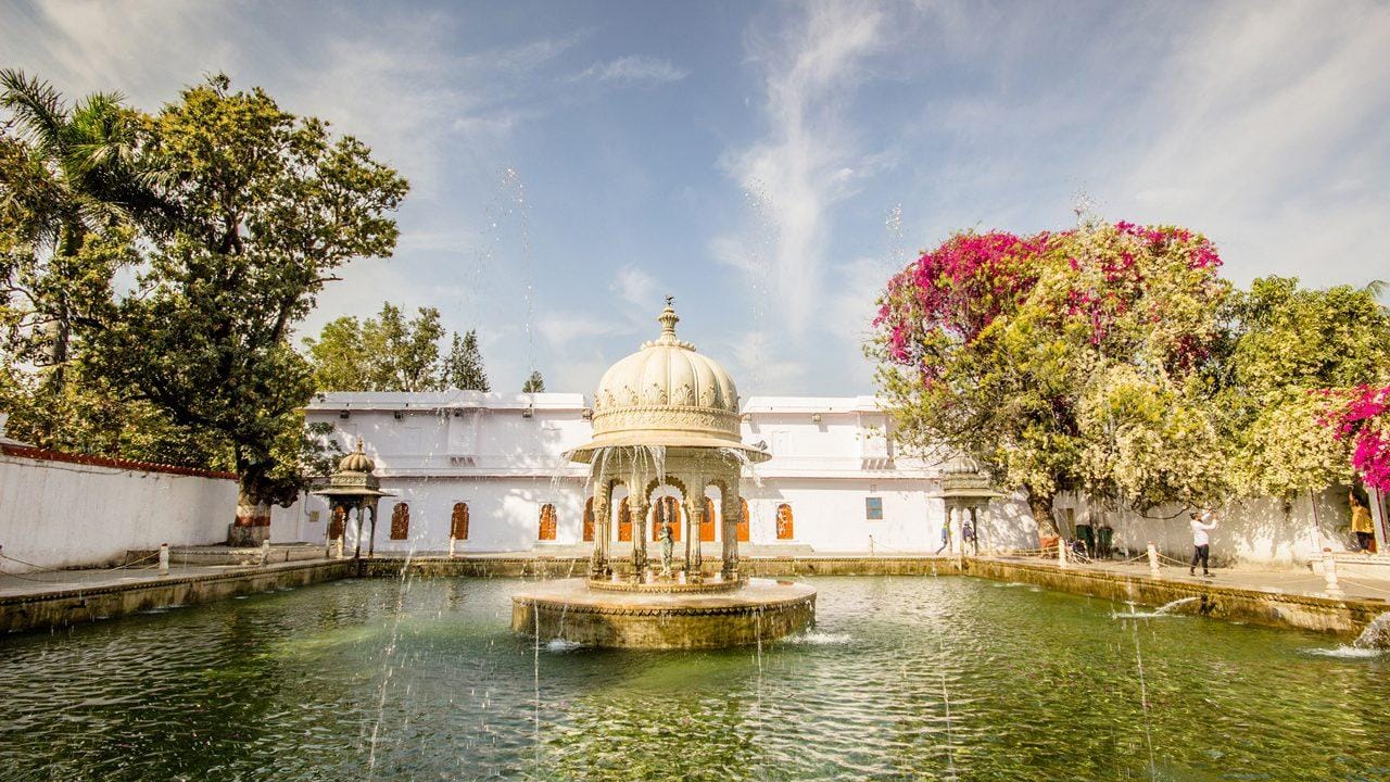 Lake City Gardens — Sahelion Ki Bari & Fateh Sagar