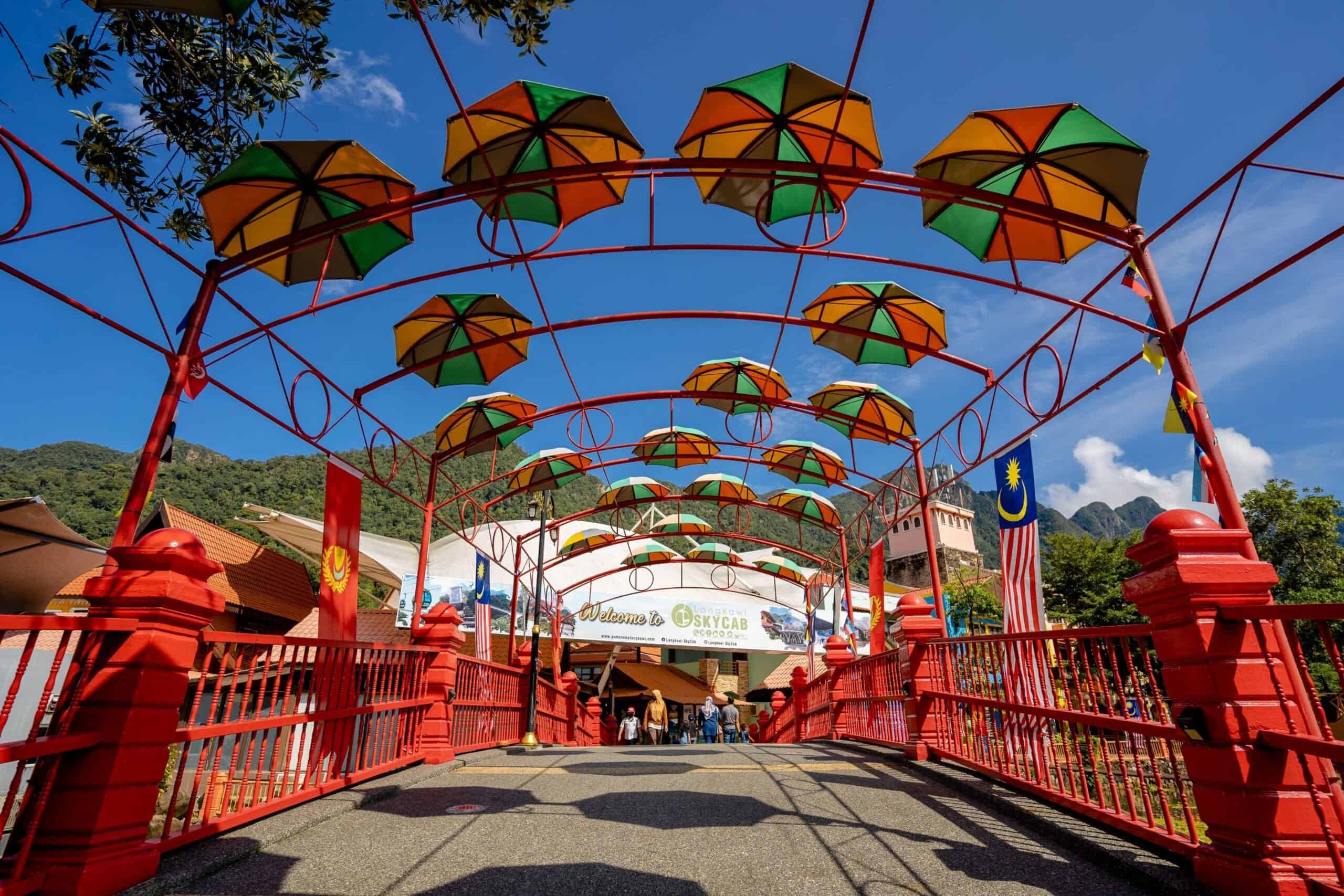 Half day Langkawi Cable Car and Oriental Village with Private Transfers