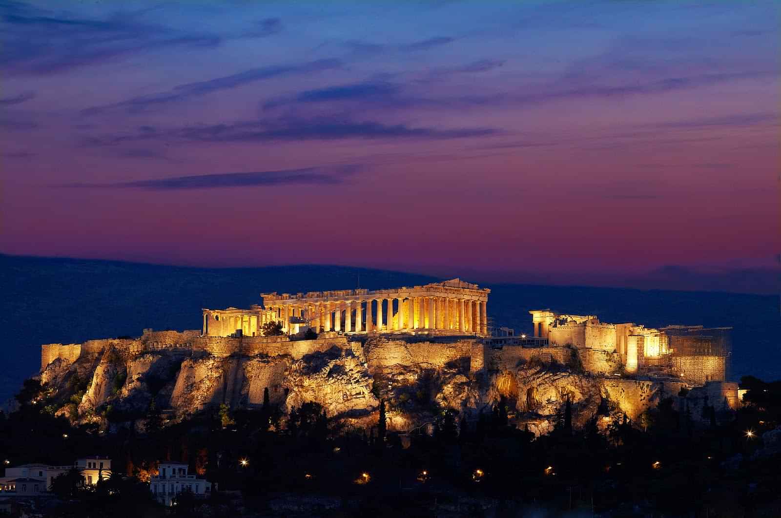 Athens Night Sightseeing Tour with Greek Dinner Show