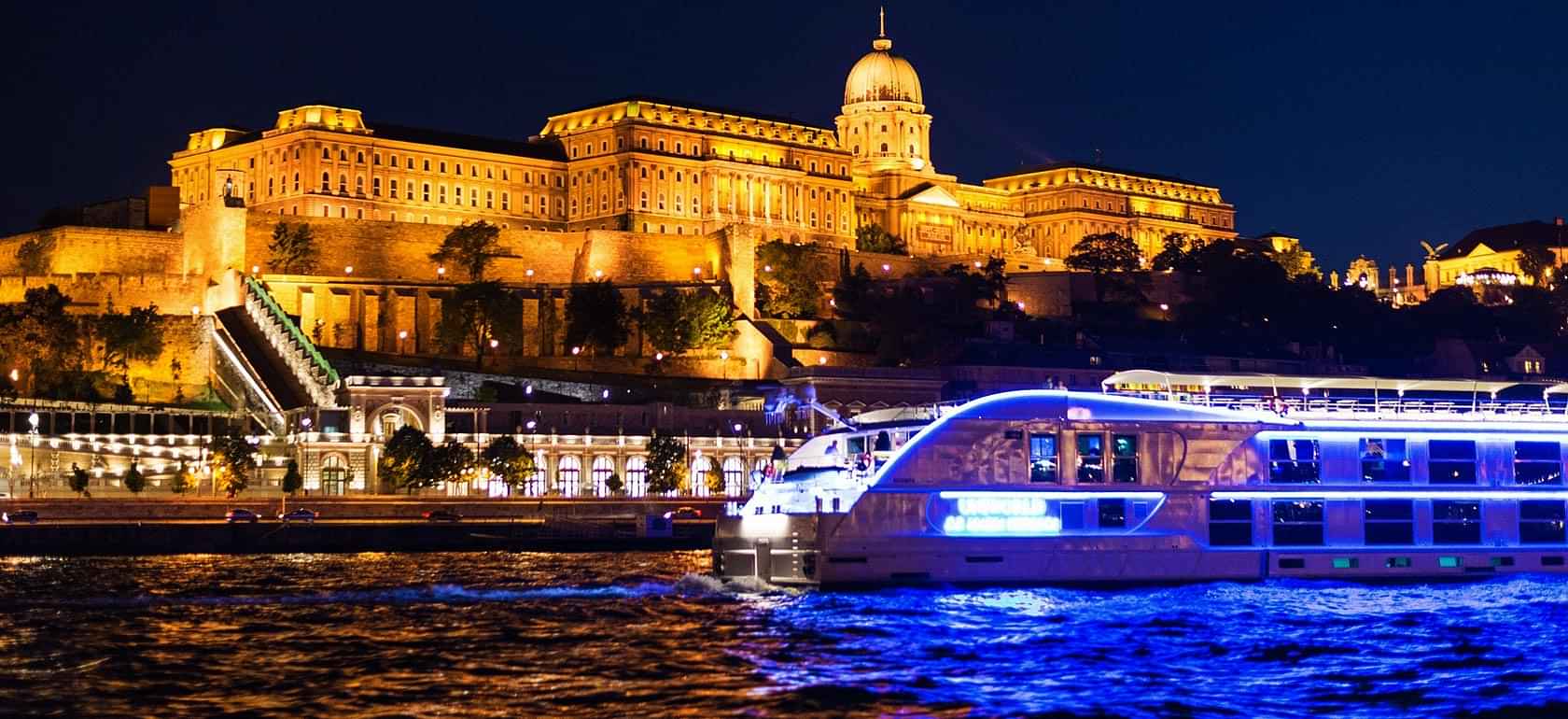 Budapest: Evening Cruise including Drinks and Live Music