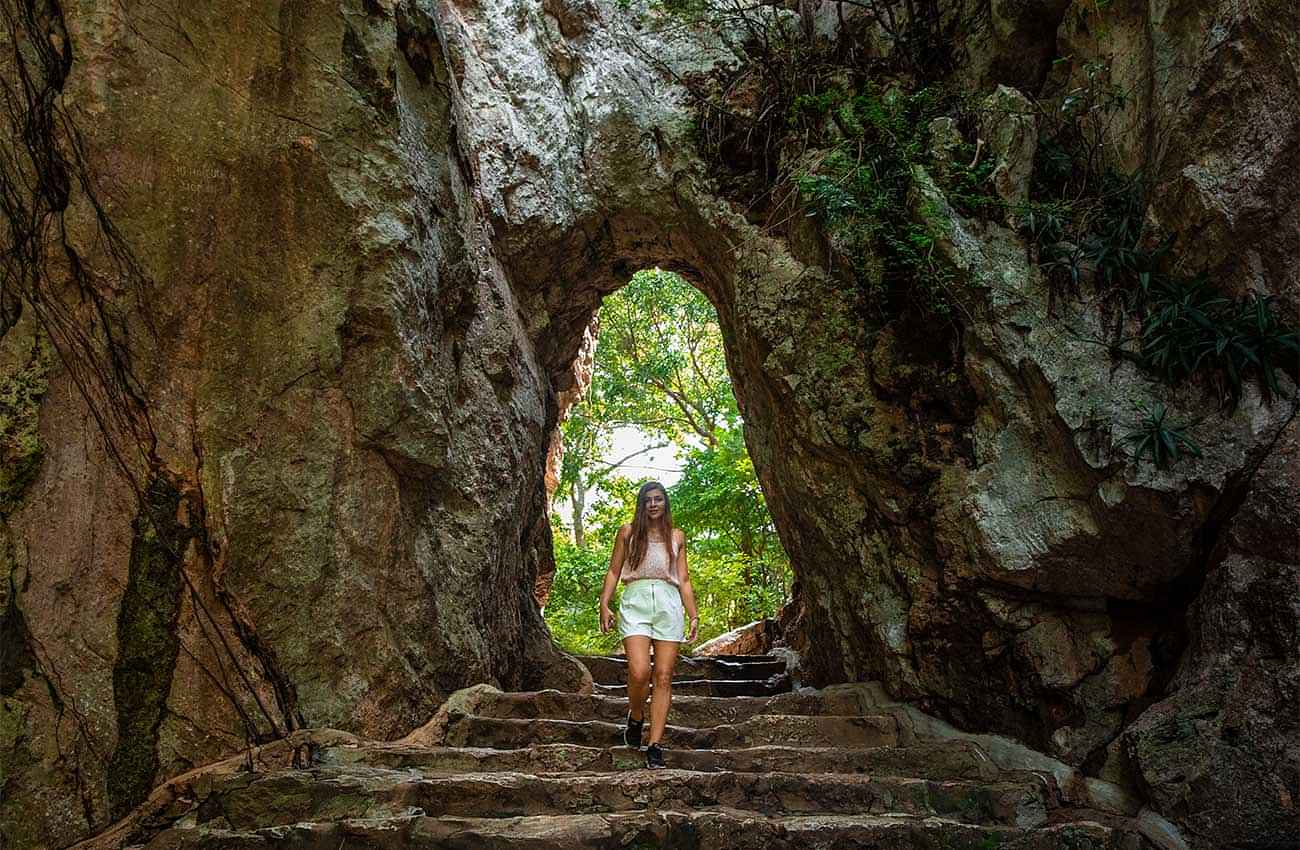 Half-day Marble Mountain, Han Market, Danang cathedral with private Transfers