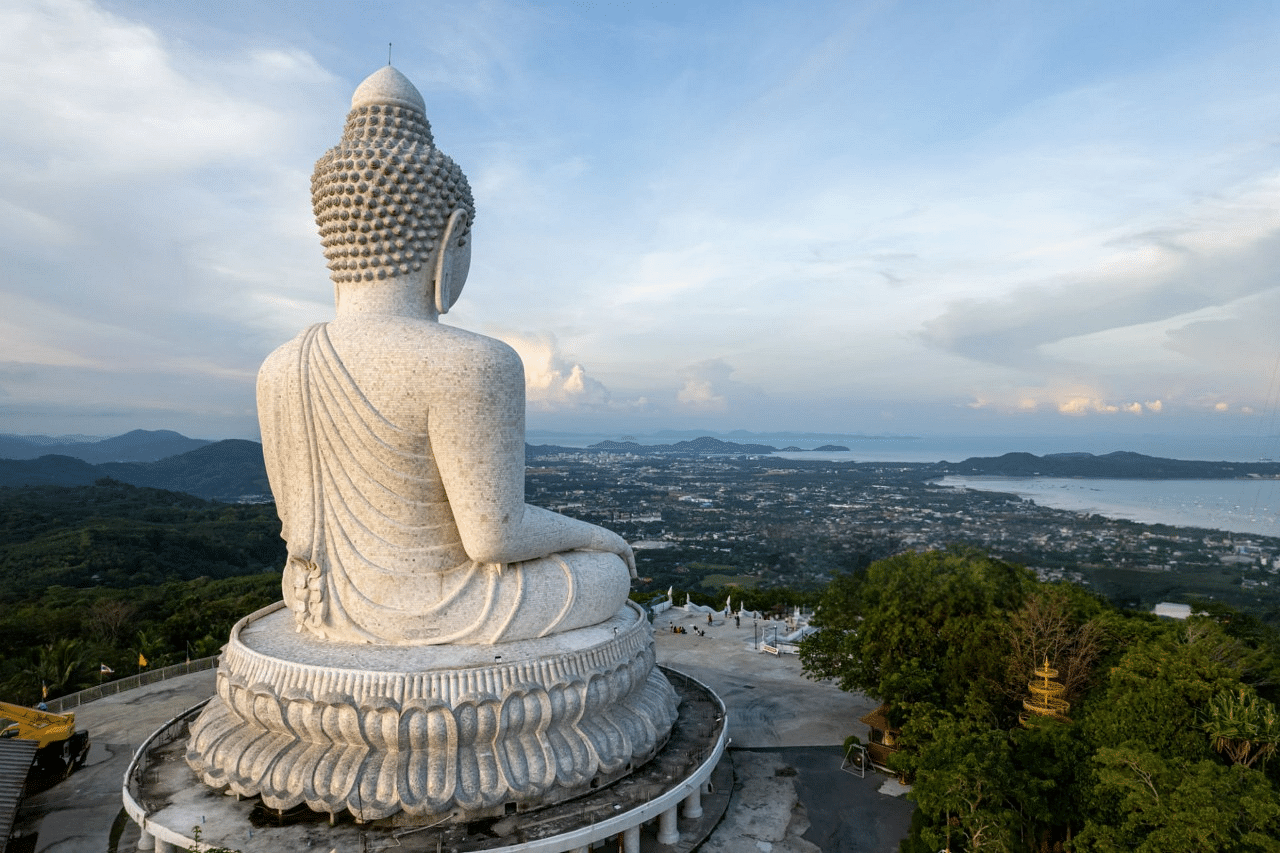 Phuket-Combo 6 - Tiger Park, Dolphin Bay (Regular Seat) , Big Buddha with Shared Transfer