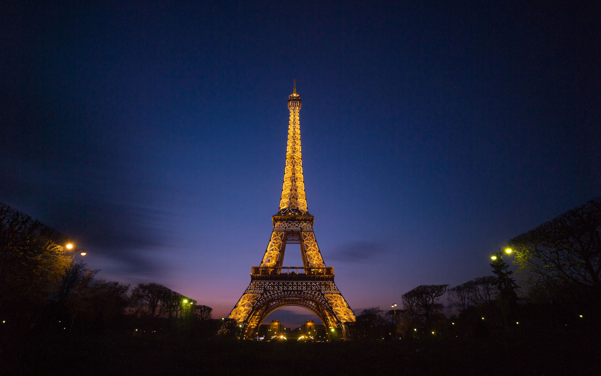 Skip the Line: Eiffel Tower 2nd Floor Priority Access Ticket with Host