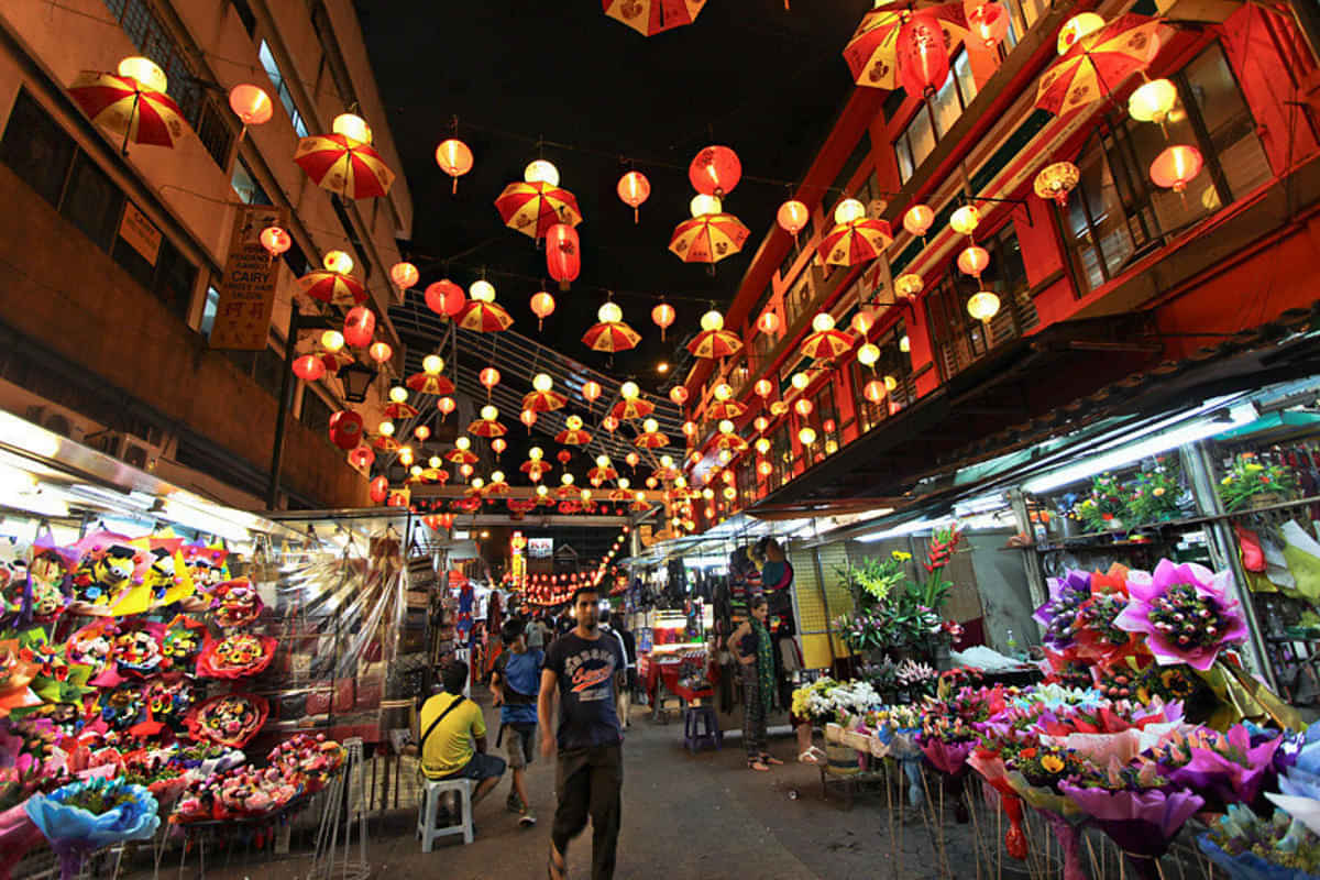  Go for a walk around Chinatown