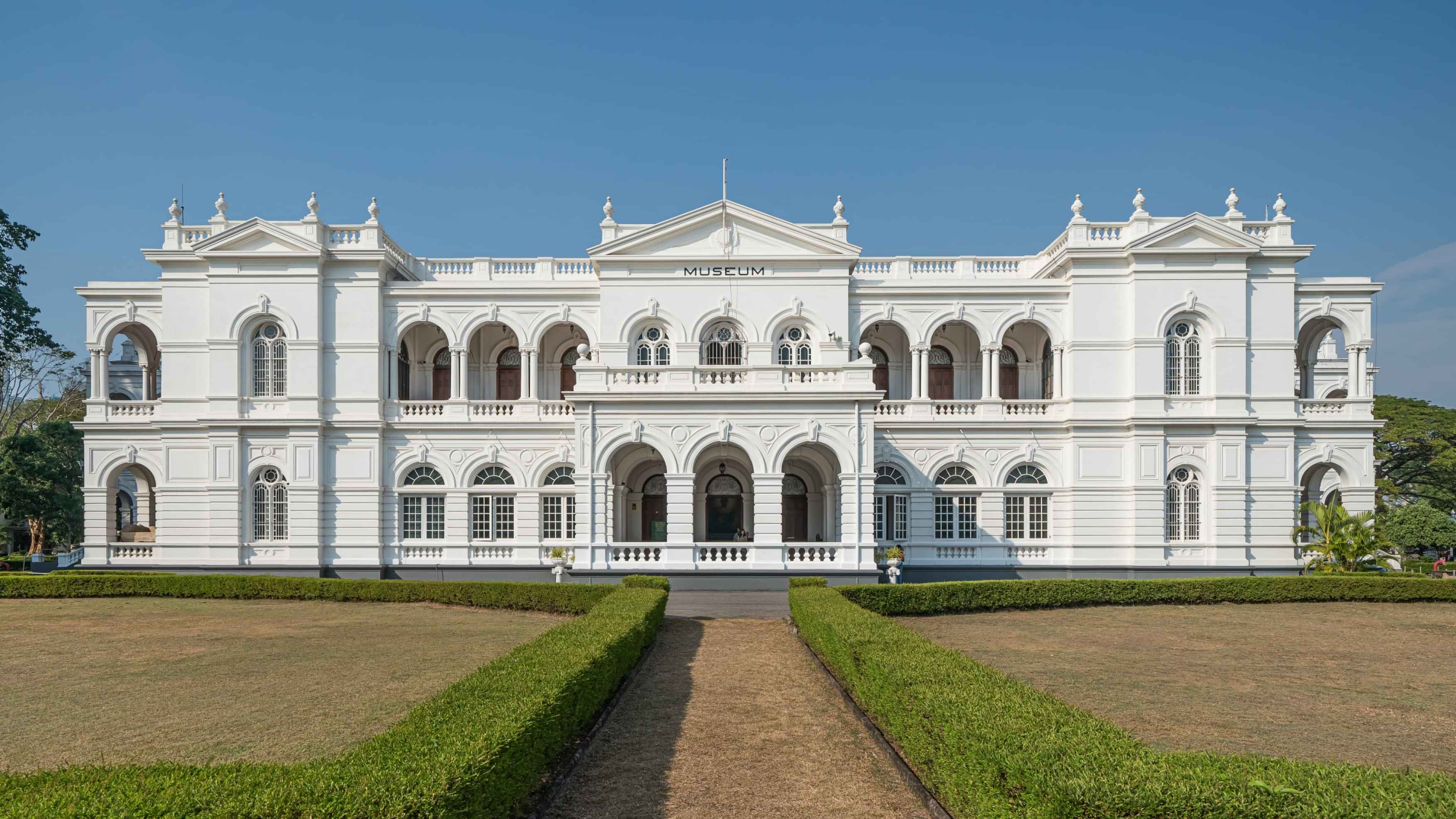 Colombo city tour - Galle Face Green, Viharamahadevi Park, National Museum,Panchamuga Anjaneyar Temple , Jami Ul alfah mosque,  Old Parliament Building, Fort District, Independence Hall at Independence Square