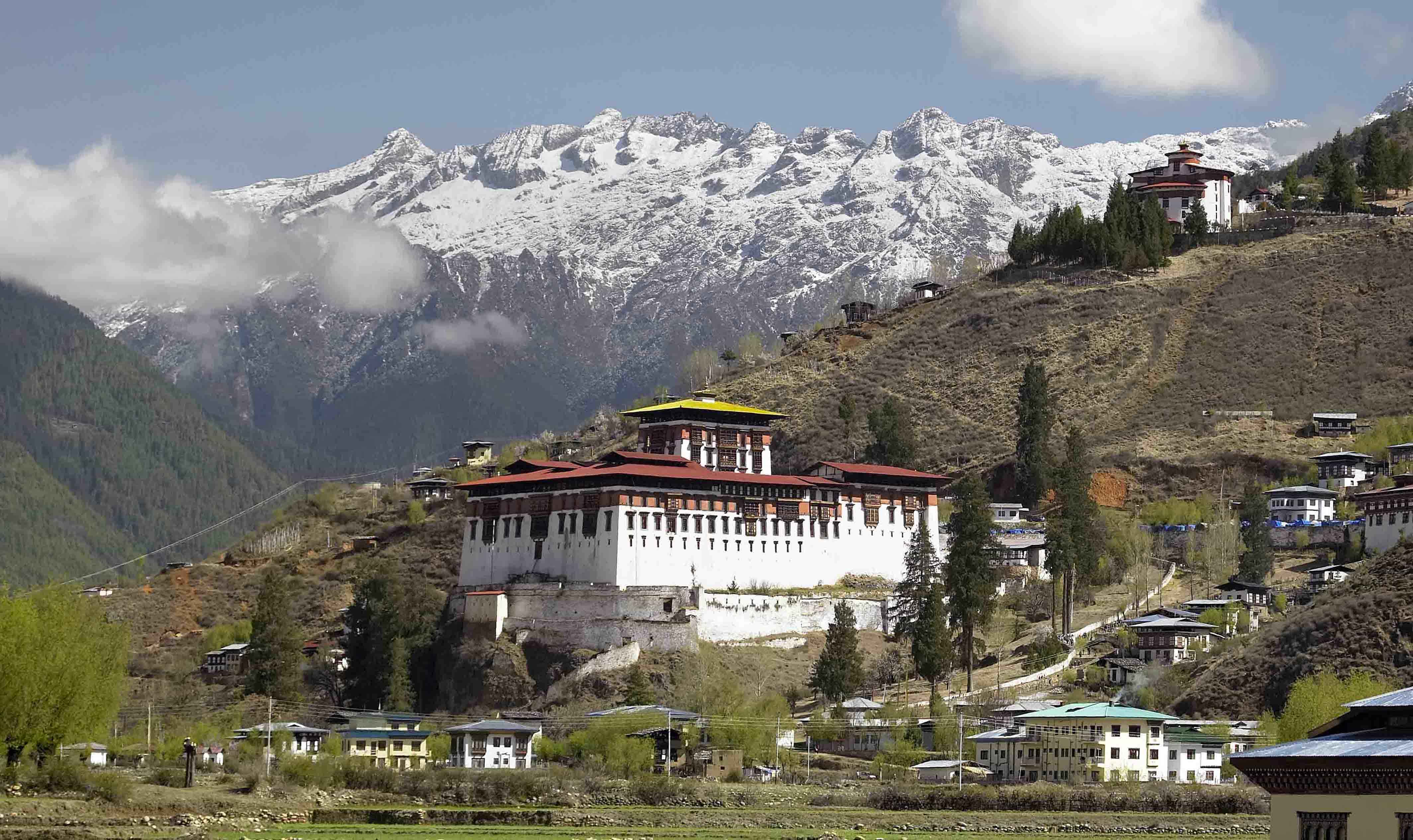 Fortress of History: Exploring Paro Dzong