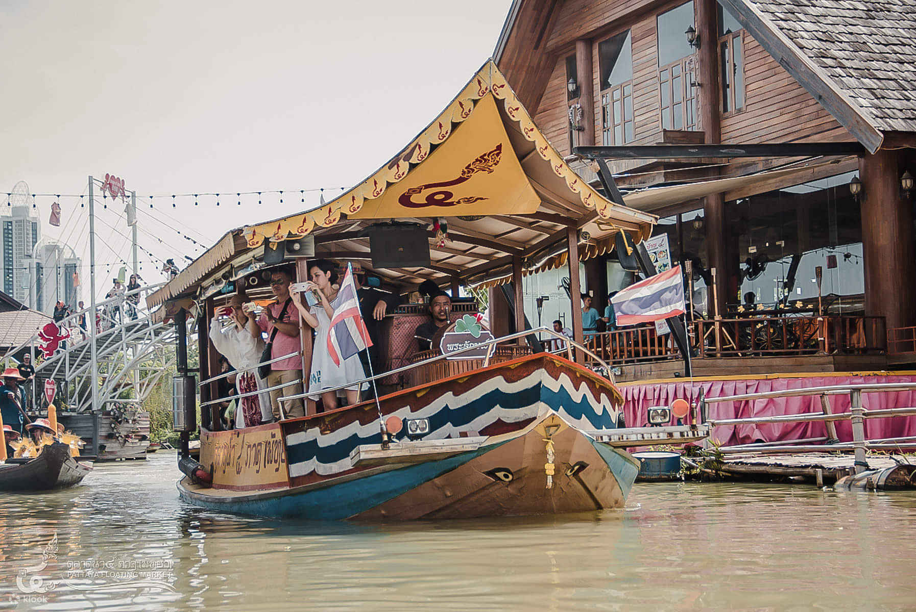 Pattaya - Floating Market Entry Ticket, Rowing Boat 10 - 15 Min With Private Transfers