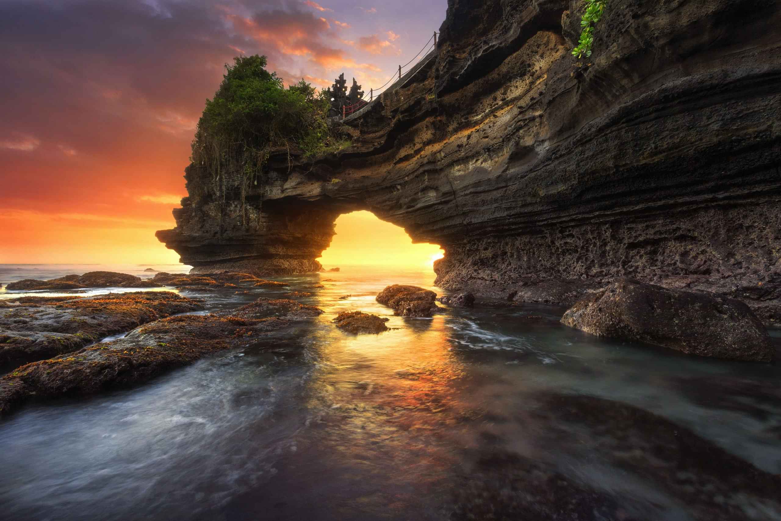 Guided Tour to the Tanah Lot Temple, Uluwatu & Batu Bolong Beach