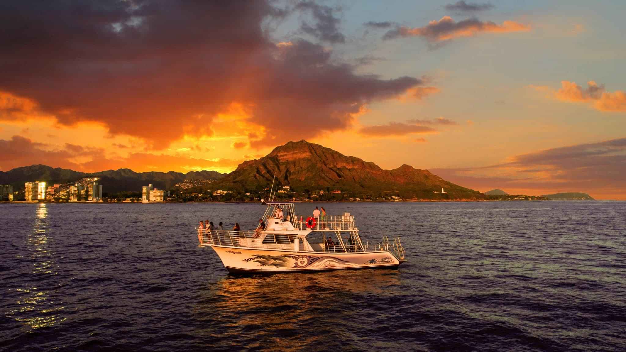 Sunset Dinner Yatch Cruise with Shared Transfers                                                        