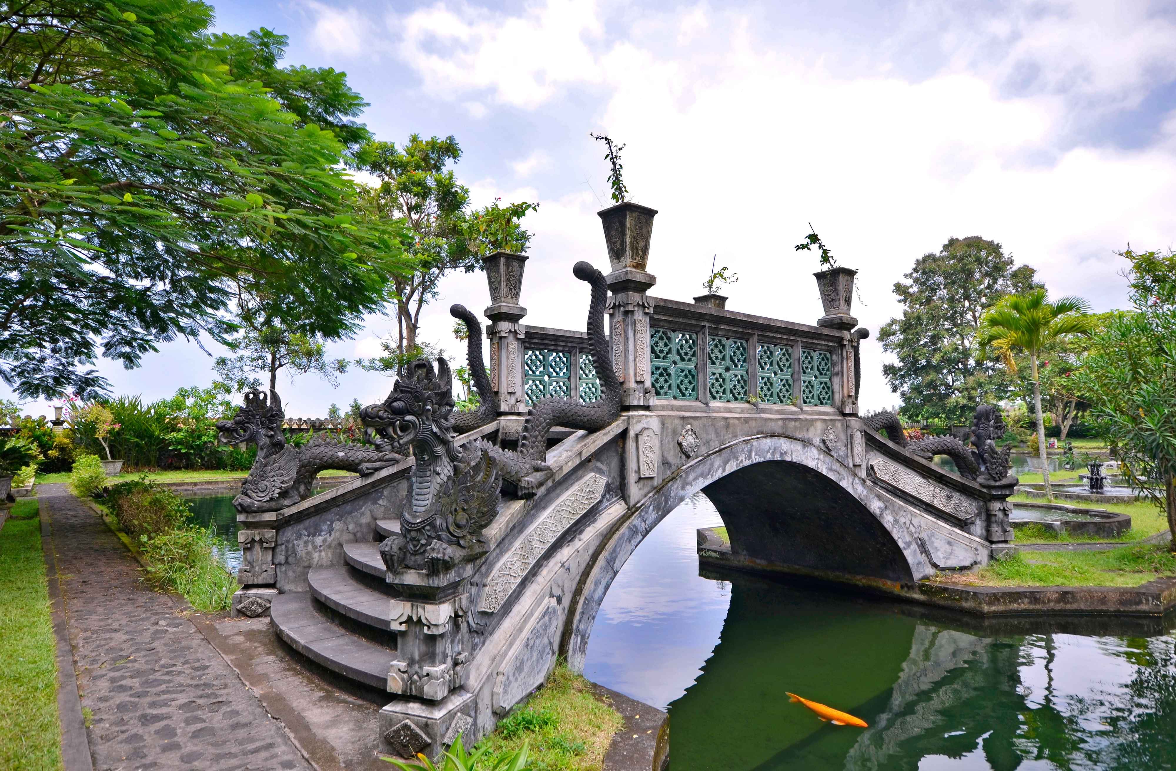  Tirta Gangga Water Palace +  Lempuyang Temple + Tukad Cepung waterfall