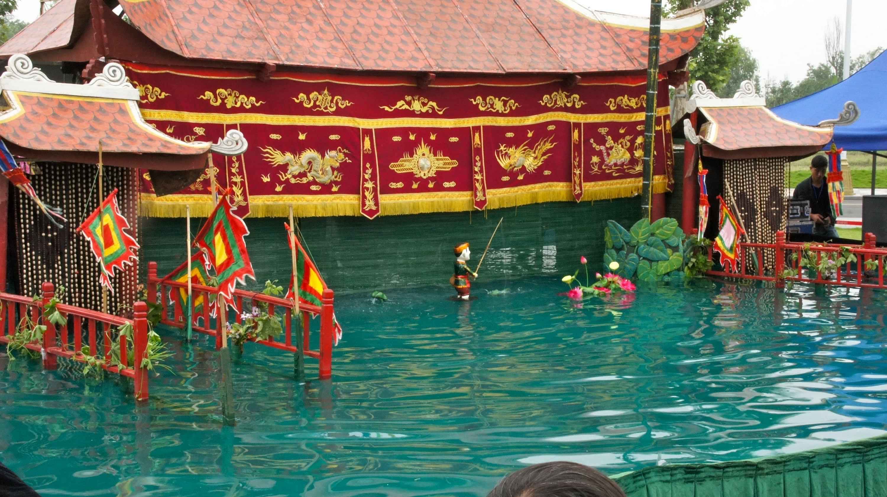 Hanoi Water Puppet Show and Transfer Round Trip With Private Transfers