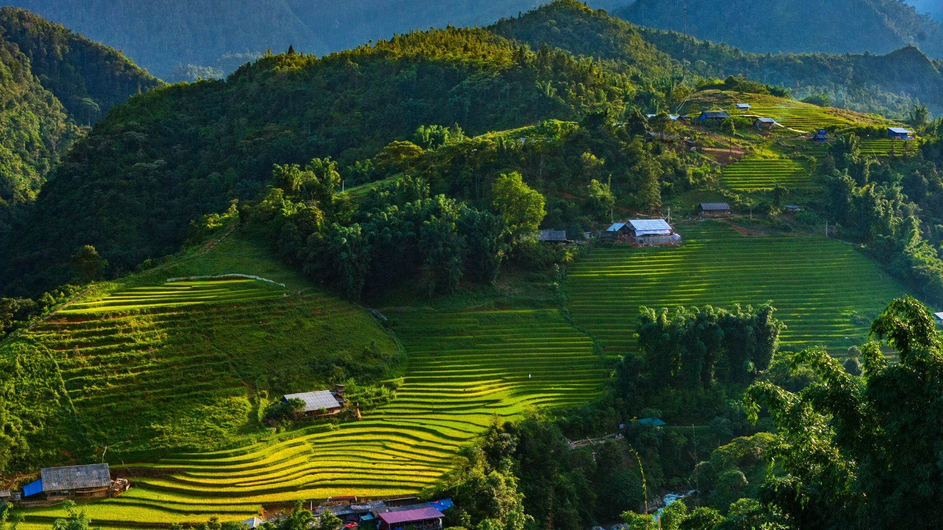 En Route from Hanoi to Sapa - 3 Days 2 Nights - 01: Cat Cat - Lao Chai - Tram Ton - Silver Waterfall - 2 Nights 5 Star Hotel