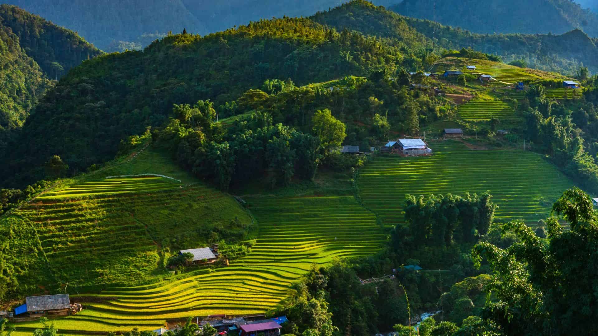 En Route from Hanoi to Sapa - 3 Days 2 Nights - 01: Cat Cat - Lao Chai - Tram Ton - Silver Waterfall - 2 Nights 5 Star Hotel