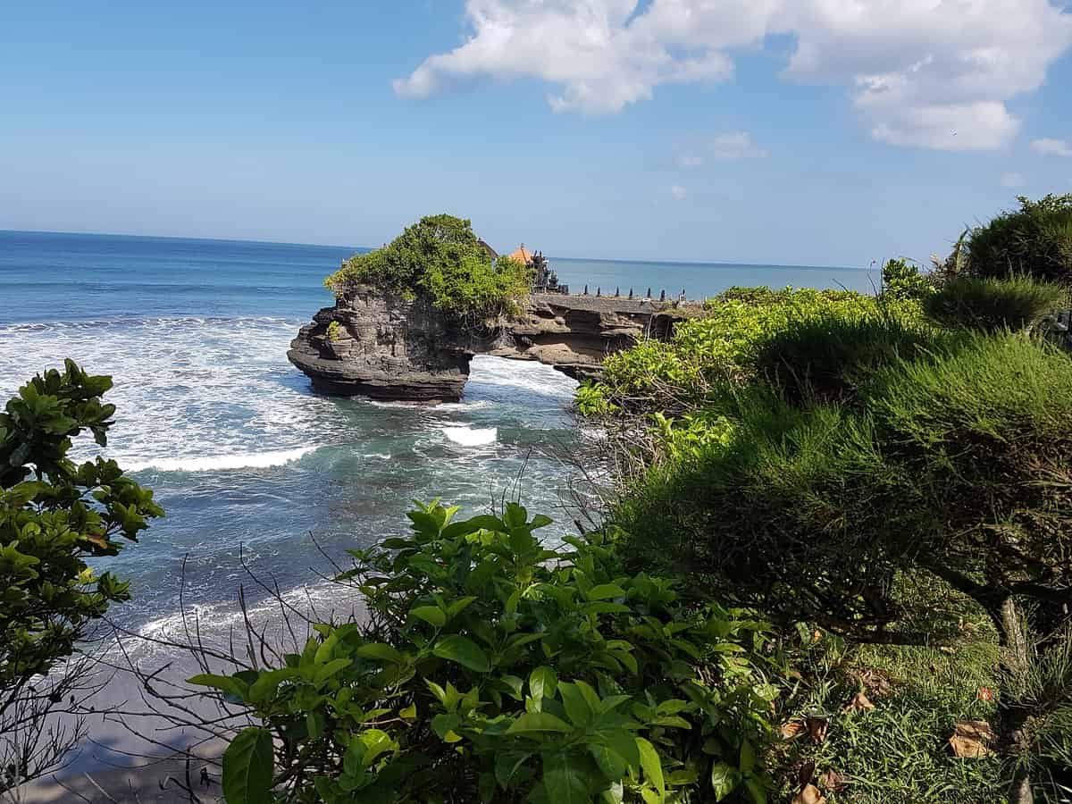 Guided Tour to the Tanah Lot Temple, Uluwatu & Batu Bolong 