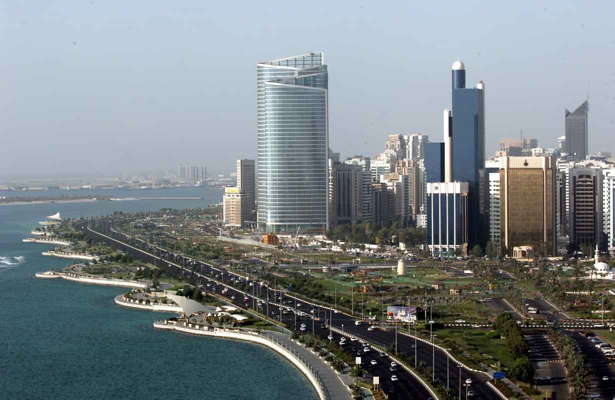 Guided Abu Dhabi City Tour: Sheik Zayed Mosque + Emirates Palace + Heritage Village + Ferrari World + 4-Star Lunch