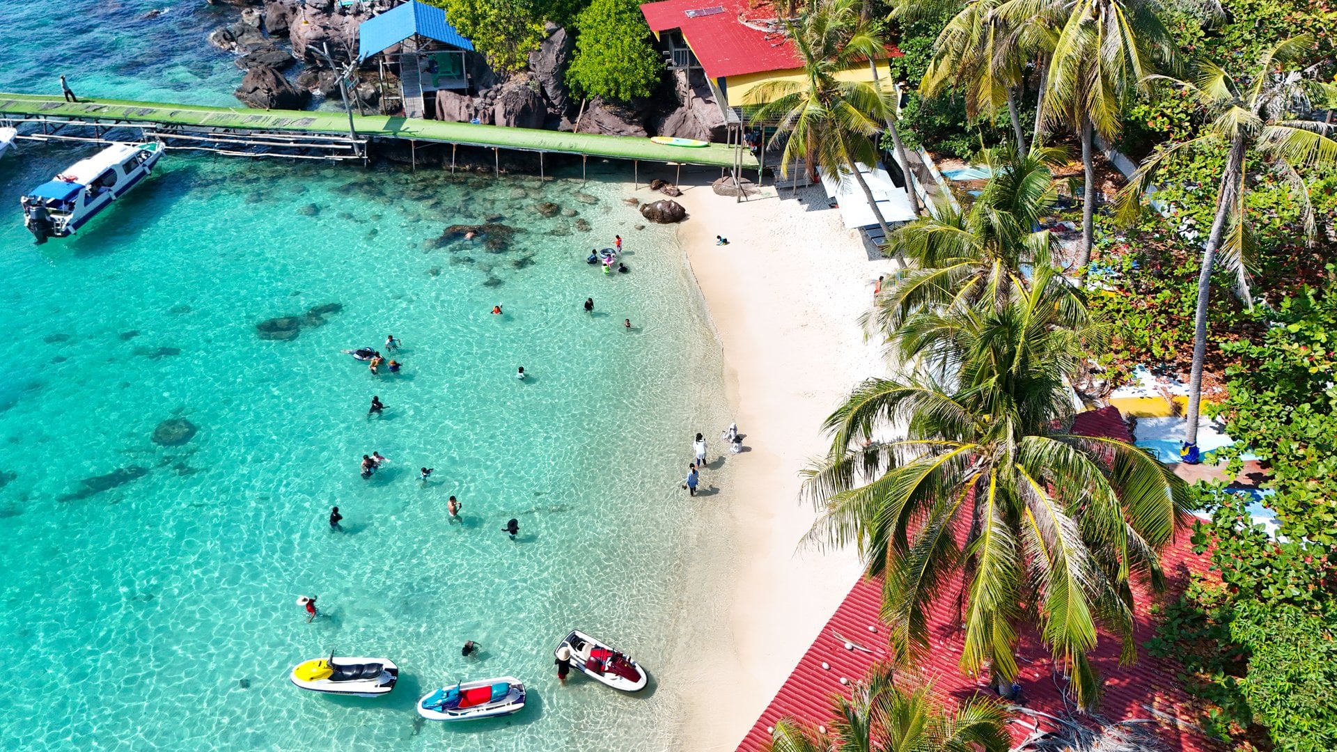 Phu Quoc 4-Island Hopping + Cable Car, Flycam Privilege, Aquatopia, Lunch & Symphony Show