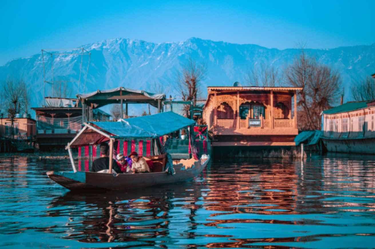 Transfer to Srinagar with local shopping and Shikara Ride
