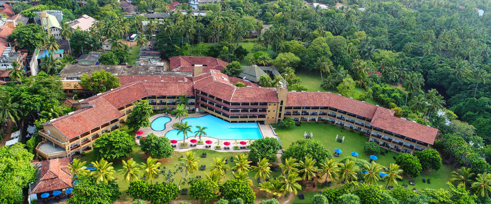 Experience the Best of Sri Lanka With Accomodation, Breakfast & Transfers at INR 24,999/Person