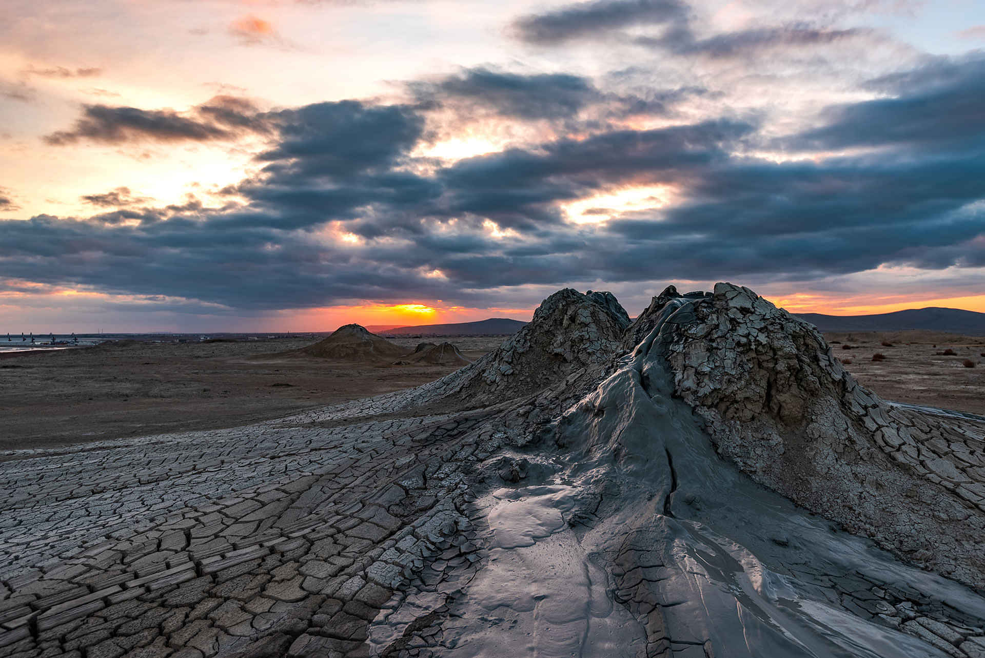 Half Day Mud Volcano And Gobustan Tour Including Private Transfers And Entrance Tickets