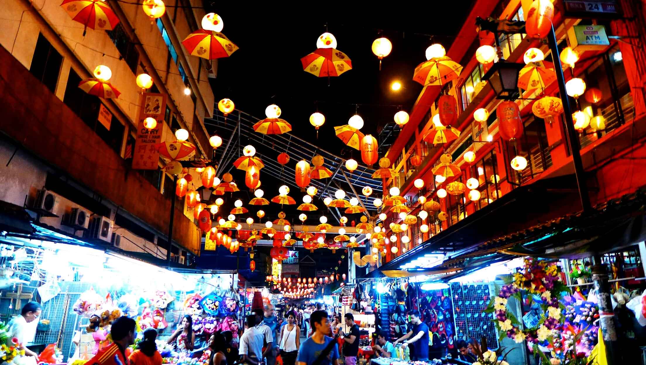 Wander through China Town 