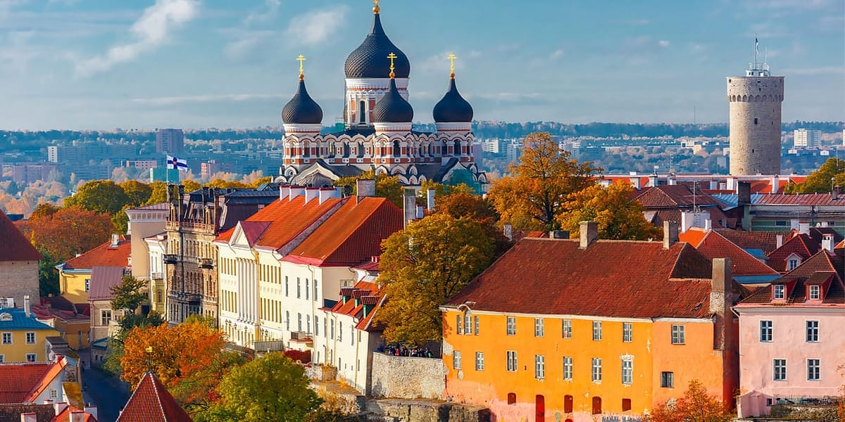 Fully guided Tallinn Day Tour from Helsinki with hotel pick-up and drop-off