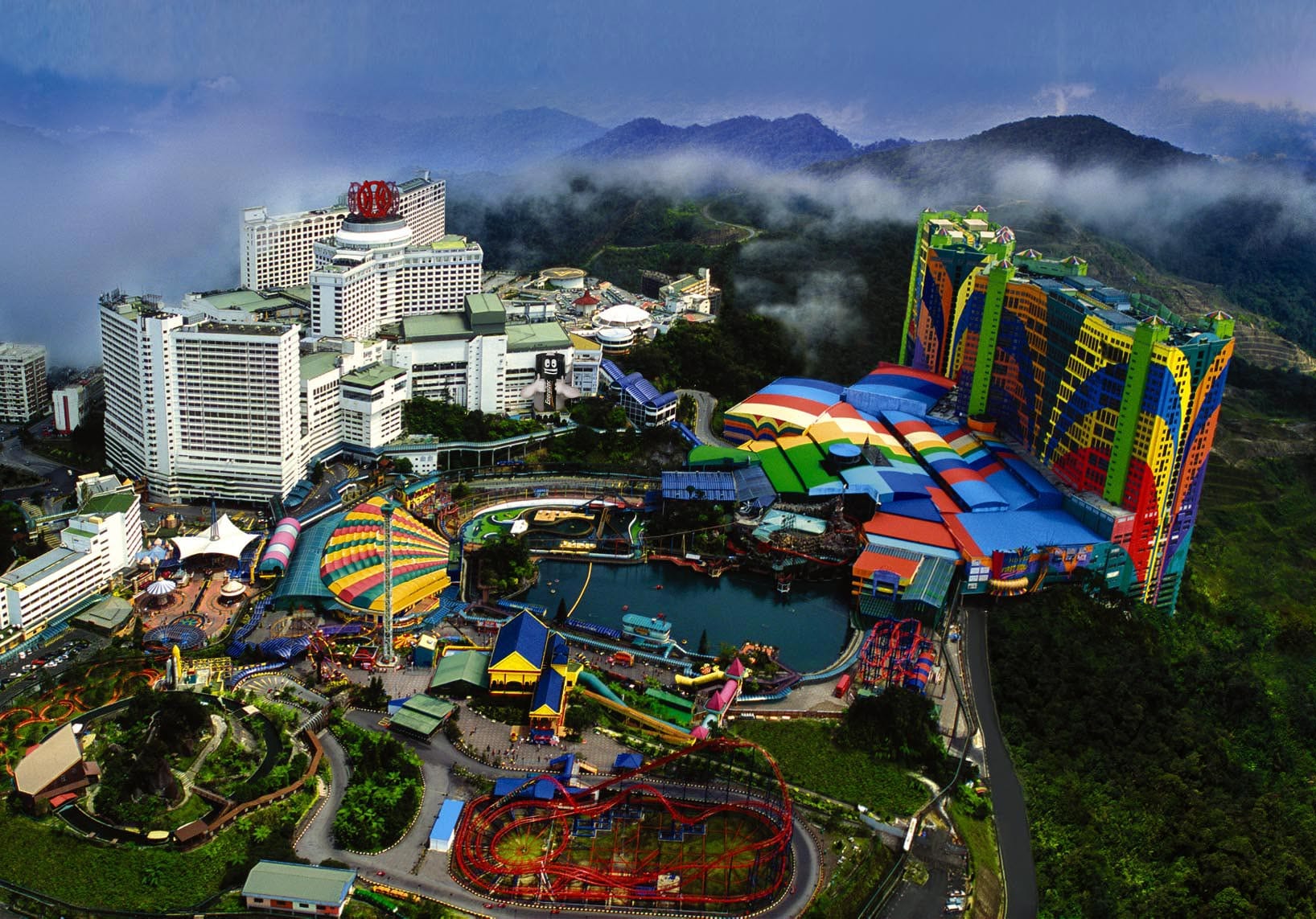 Genting highlands tour enroute Batu caves with two way cable car on shared transfers