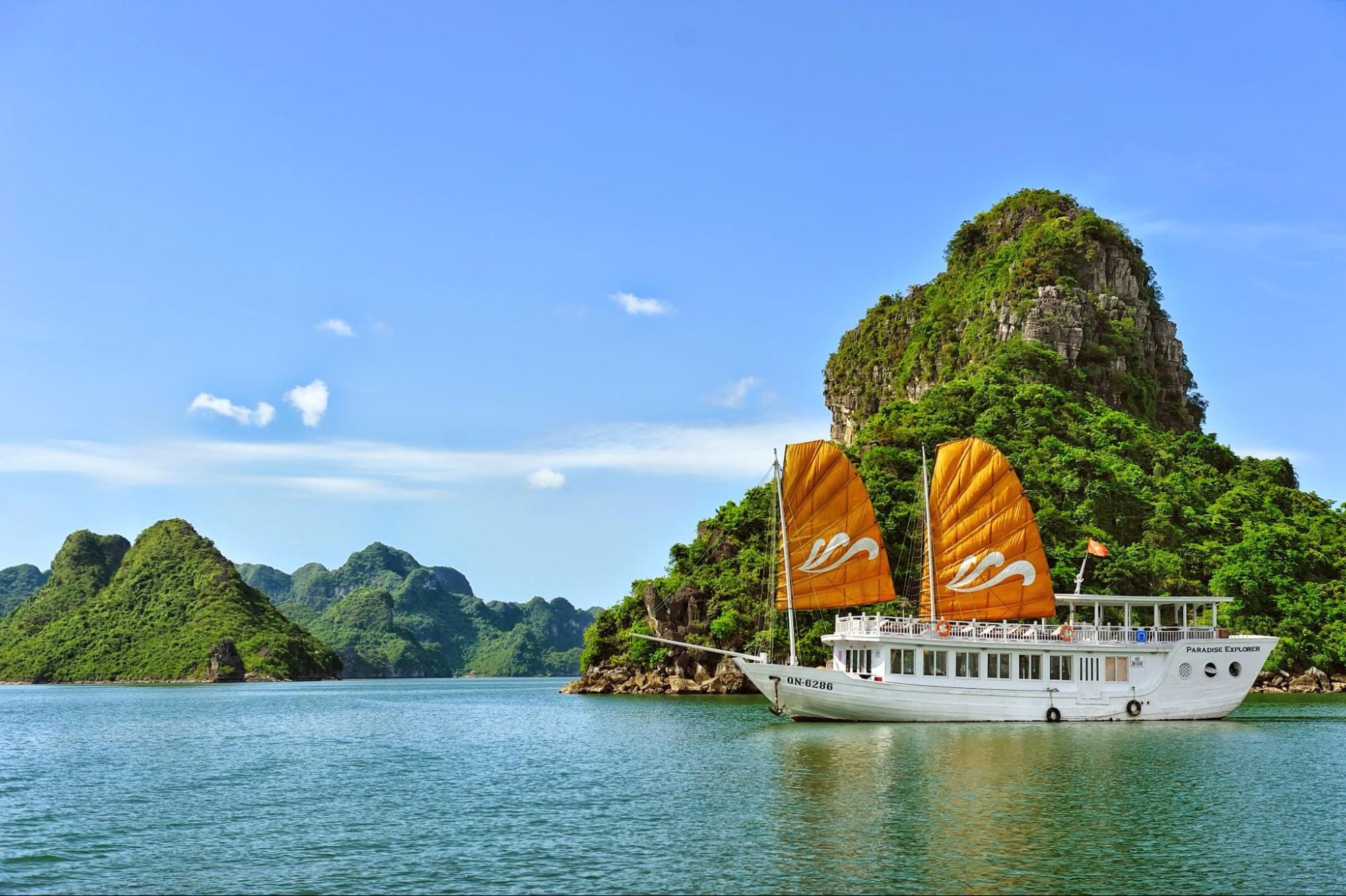 Hanoi - Halong - Full Day 4 Star Cozy with Kayaking (SIC Normal bus and SIC Cruise)