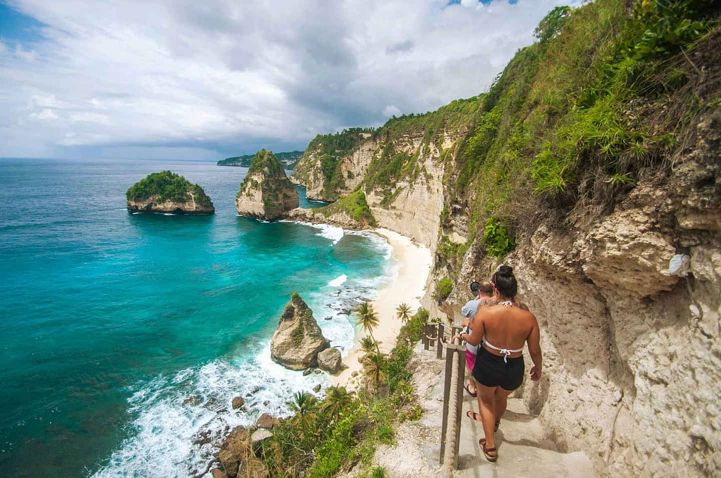 East Nusa Penida (Diamond Beach, Atuh Beach, Tree House, Teletabis Hill) With Private Transfers [From Bali]